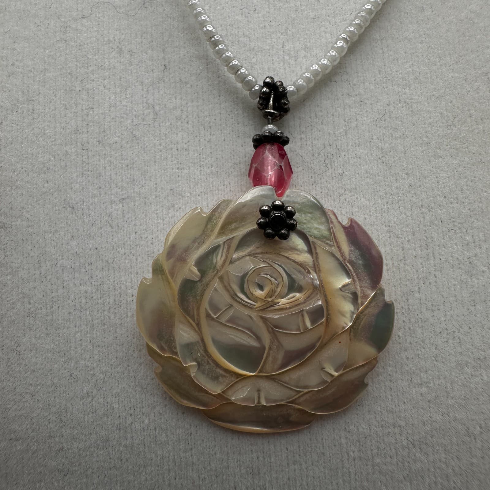 Vintage 90s Mother of Pearl Rose Pendant Necklace Pink Glass Beads Handmade - Thumbnail 2