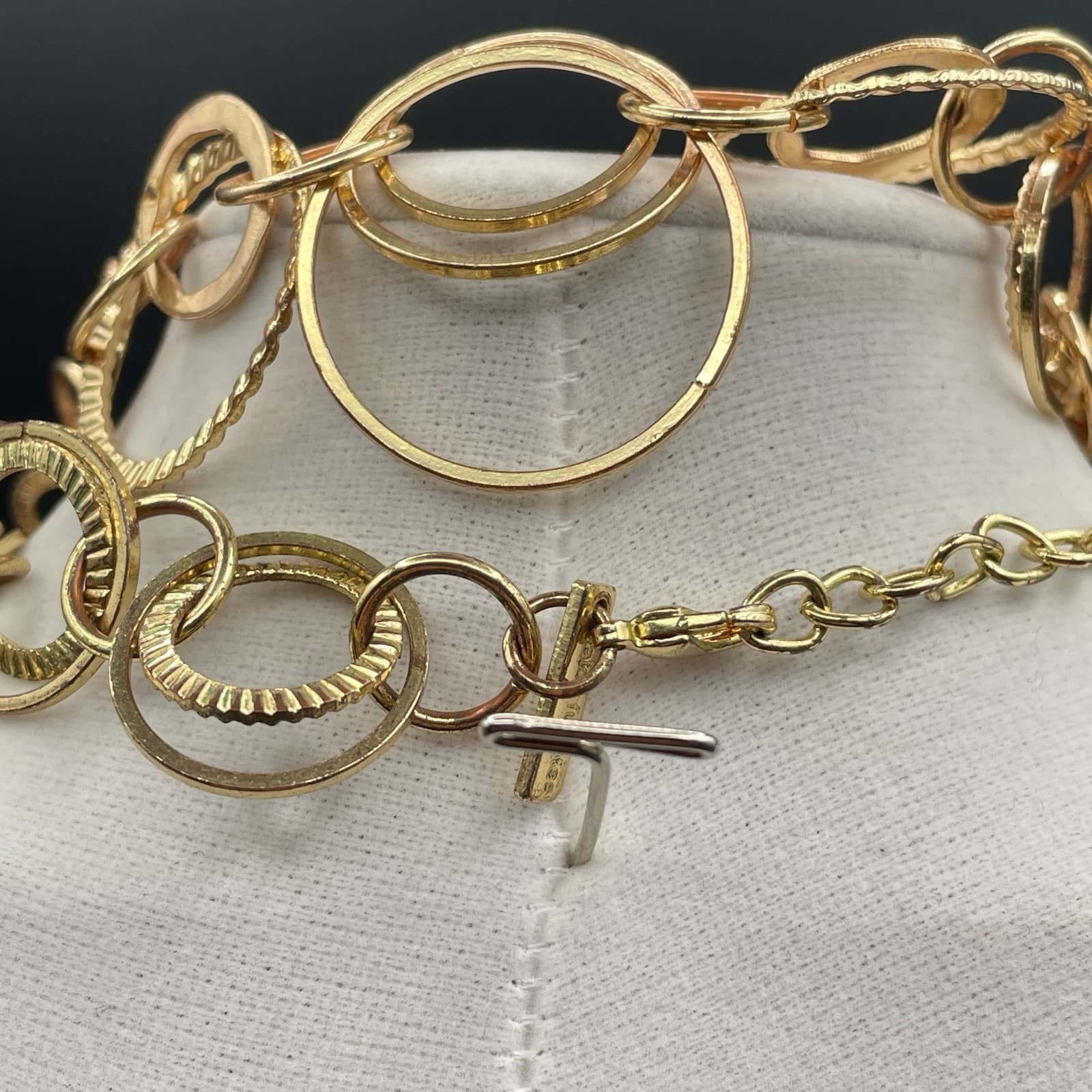 Vintage Daisy Fuentes Gold-Tone Coated Aluminium Multi-Rings Link Statement - Thumbnail 10