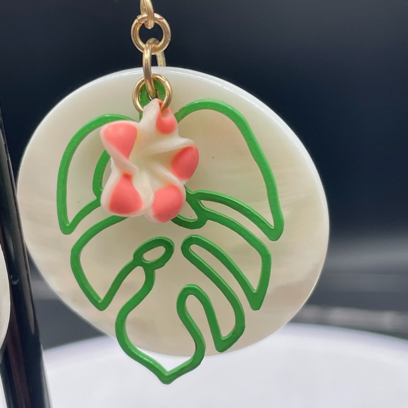 Vintage Handmade Monstera Leaf Gold-Tone Tropical Hook Dangle Drop Earrings - Thumbnail 3