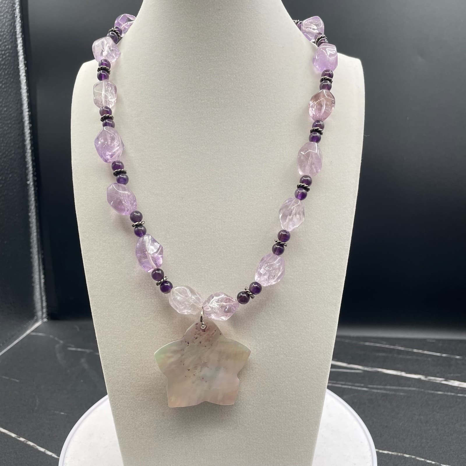 Vintage Amethyst Purple Seashell Beaded Classic Star Charm Pendant Necklace - Image 1