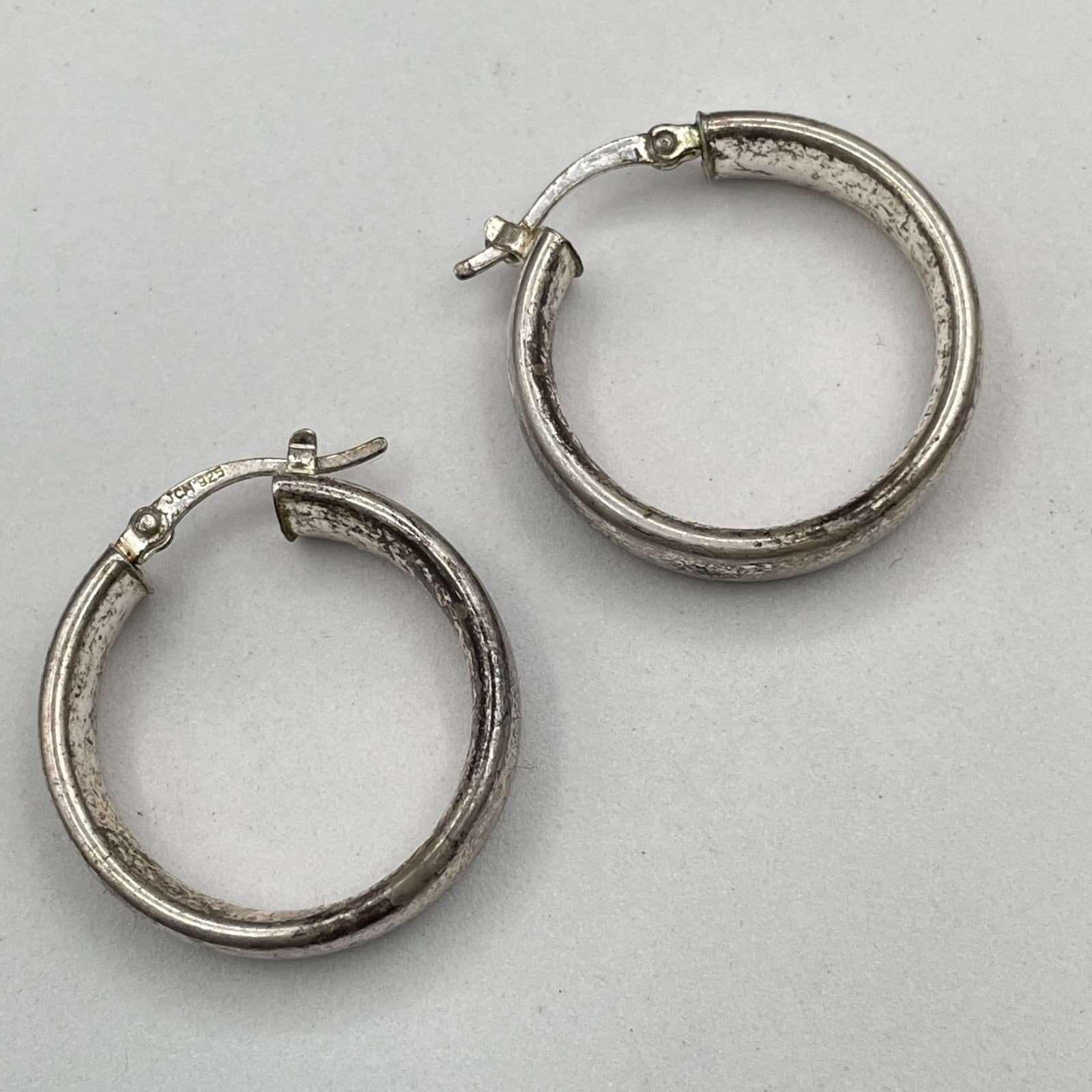 Vintage JCM 925 Hoop Hinged Post Earrings - Thumbnail 2