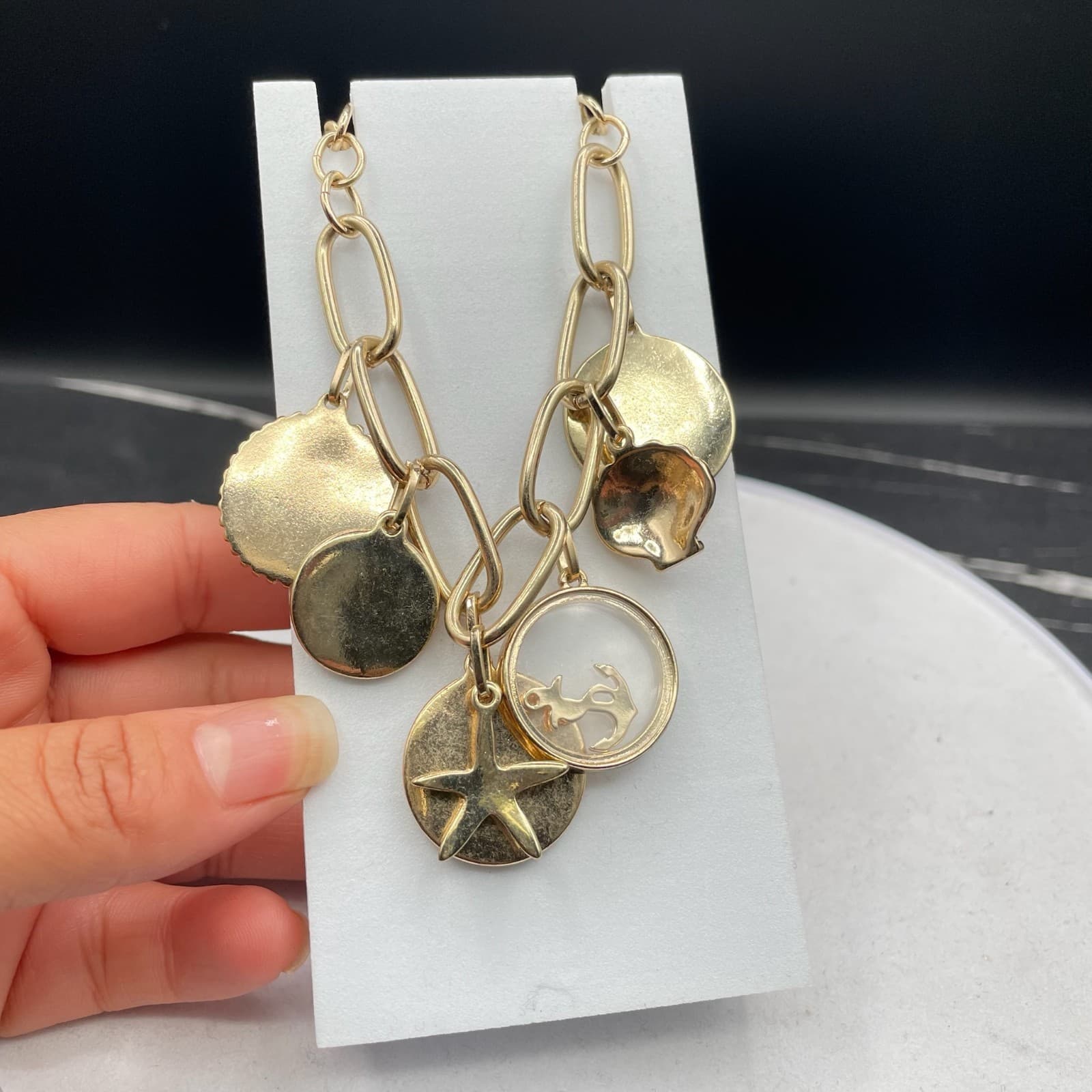 Vintage Contemporary Gold-Tone Oval Link Chain Circular Star Pendant Charm - Image 1