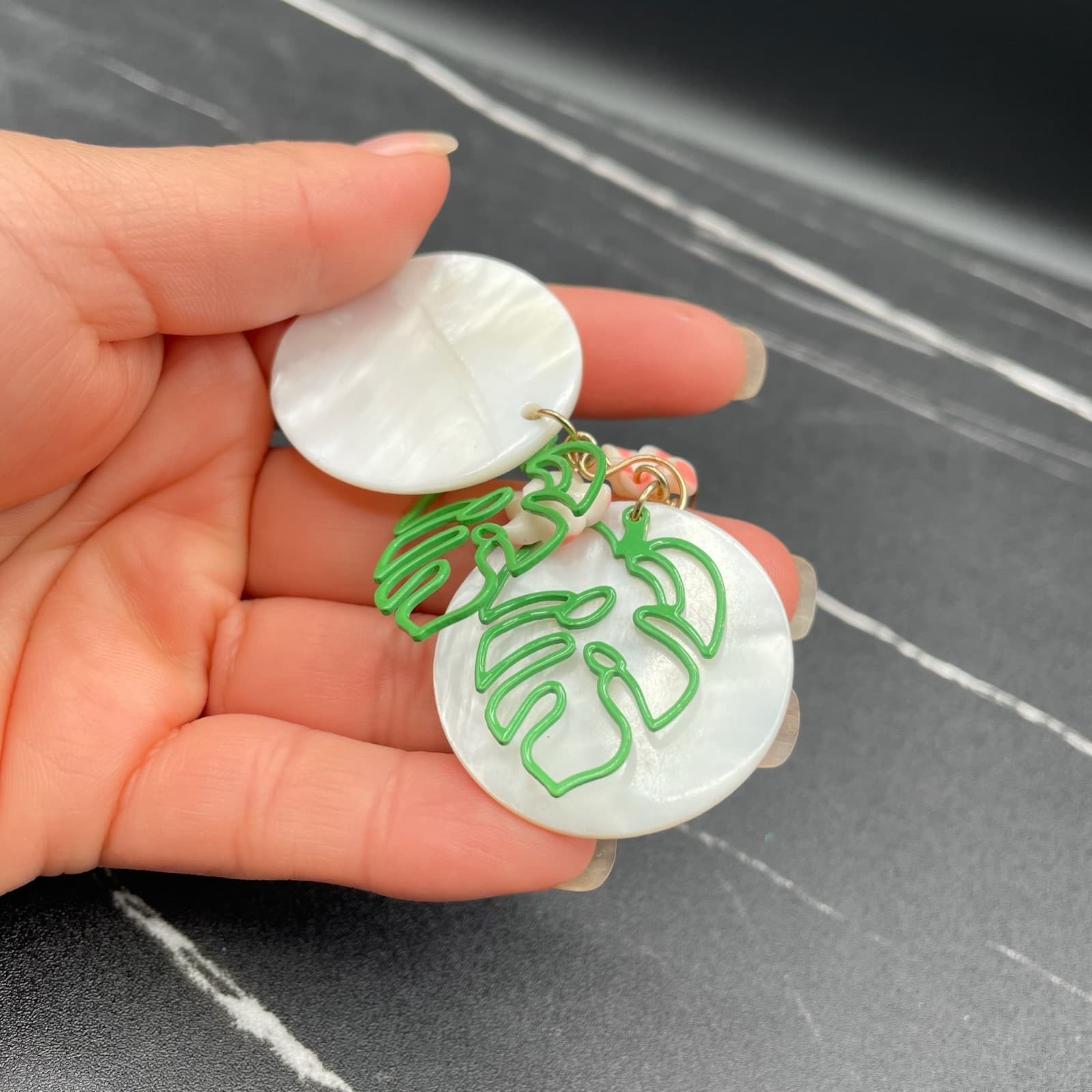 Vintage Handmade Monstera Leaf Gold-Tone Tropical Hook Dangle Drop Earrings - Thumbnail 7