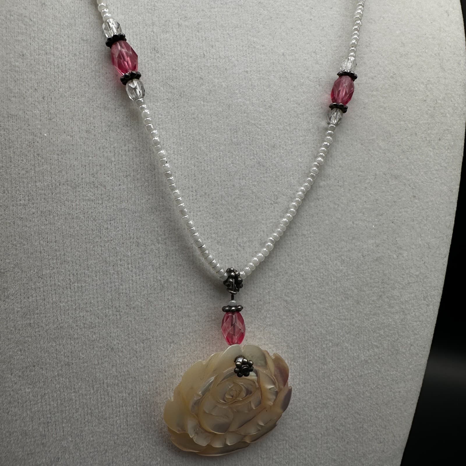 Vintage 90s Mother of Pearl Rose Pendant Necklace Pink Glass Beads Handmade - Thumbnail 4