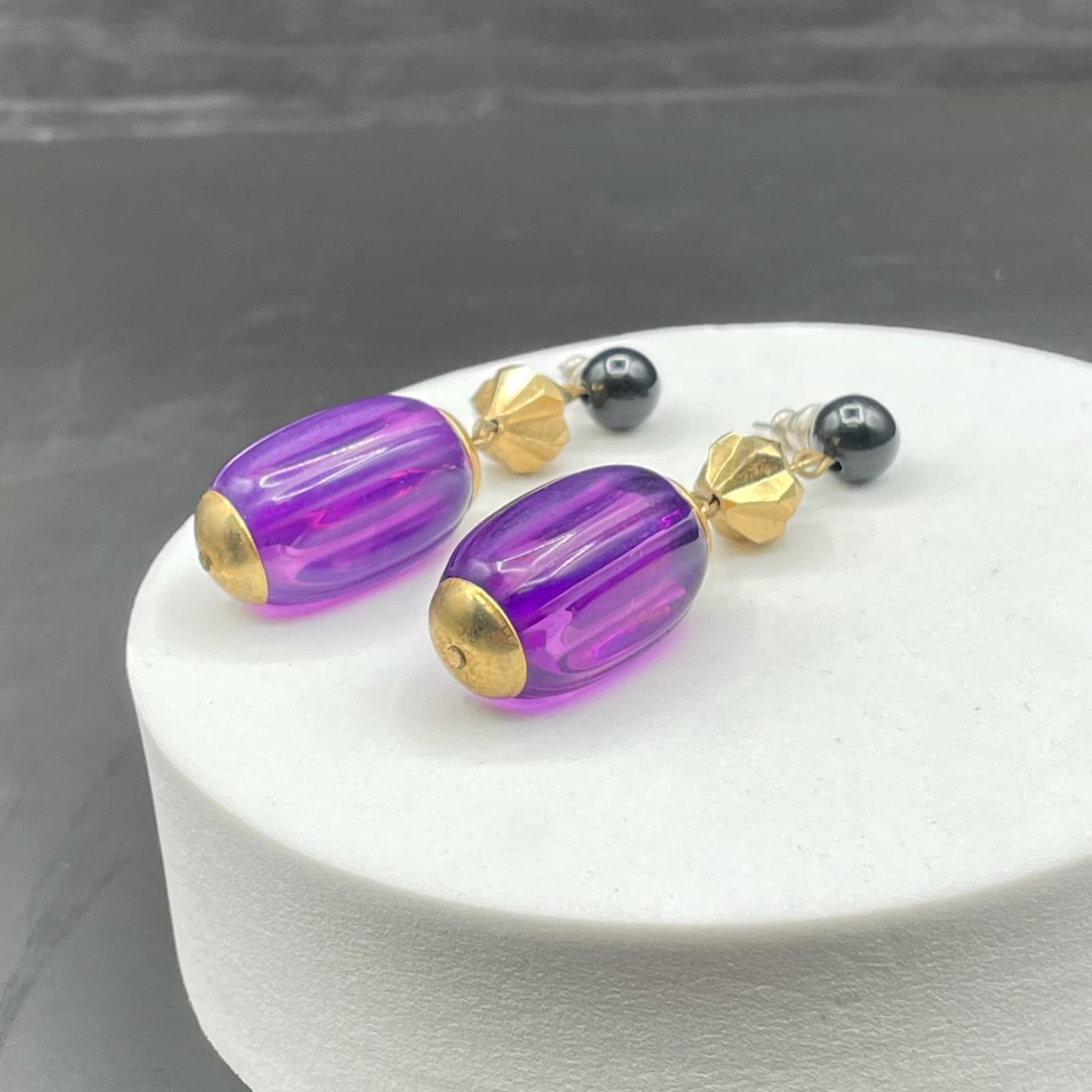 Vintage Gold-Tone Purple Plastic Barrel Bead Fashion Classic Dangle Earrings - Thumbnail 6