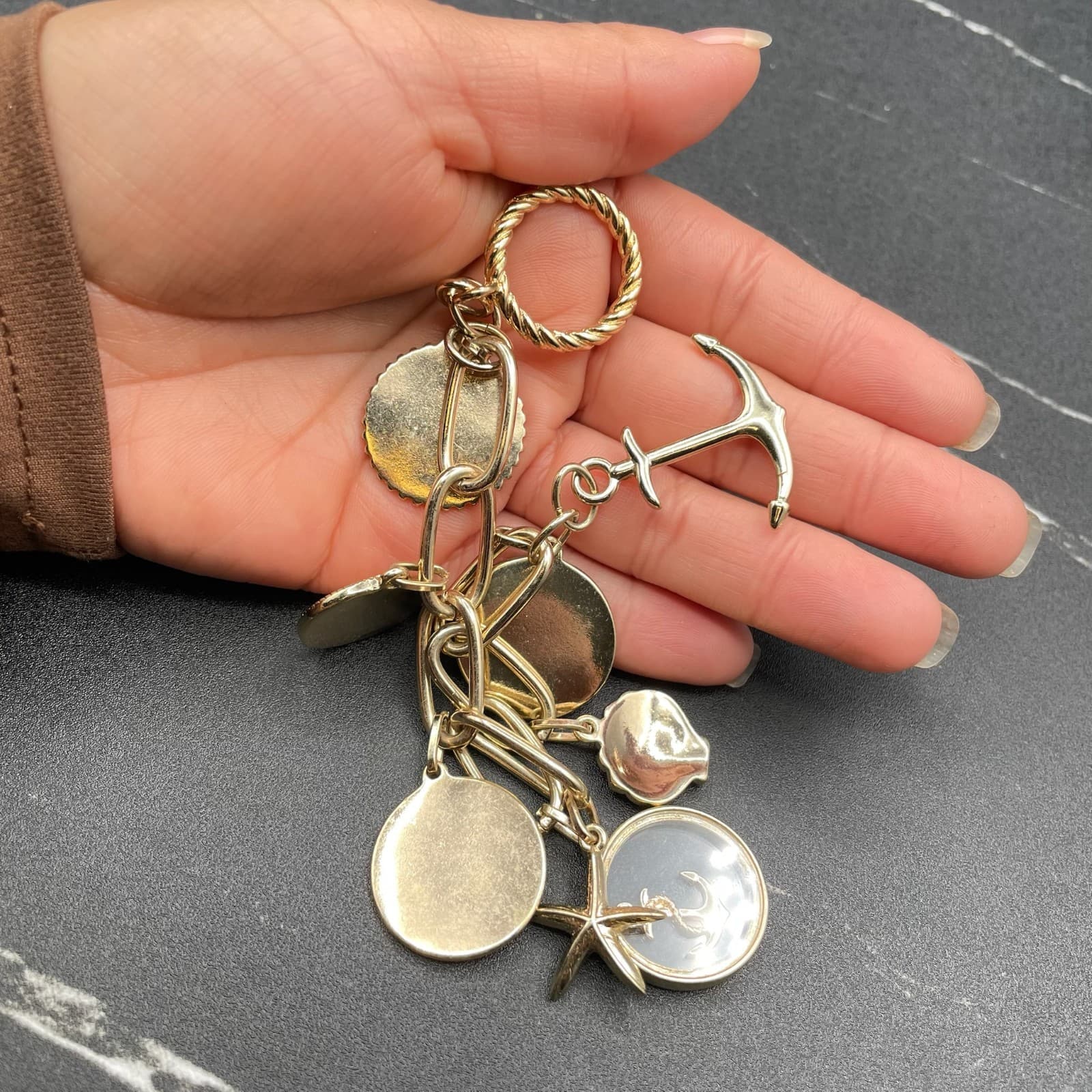 Vintage Contemporary Gold-Tone Oval Link Chain Circular Star Pendant Charm - Thumbnail 5