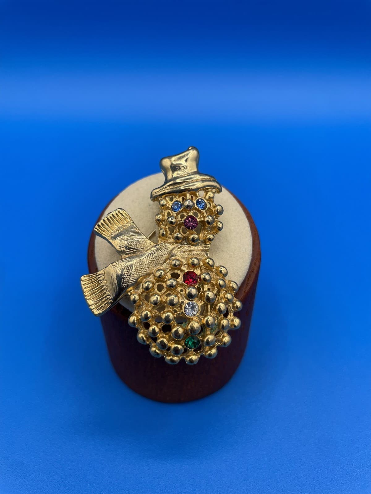 Vintage VTG Gold Tone Snowman Brooch Pin Scarf Multi-Color Rhinestone Christmas - Thumbnail 7