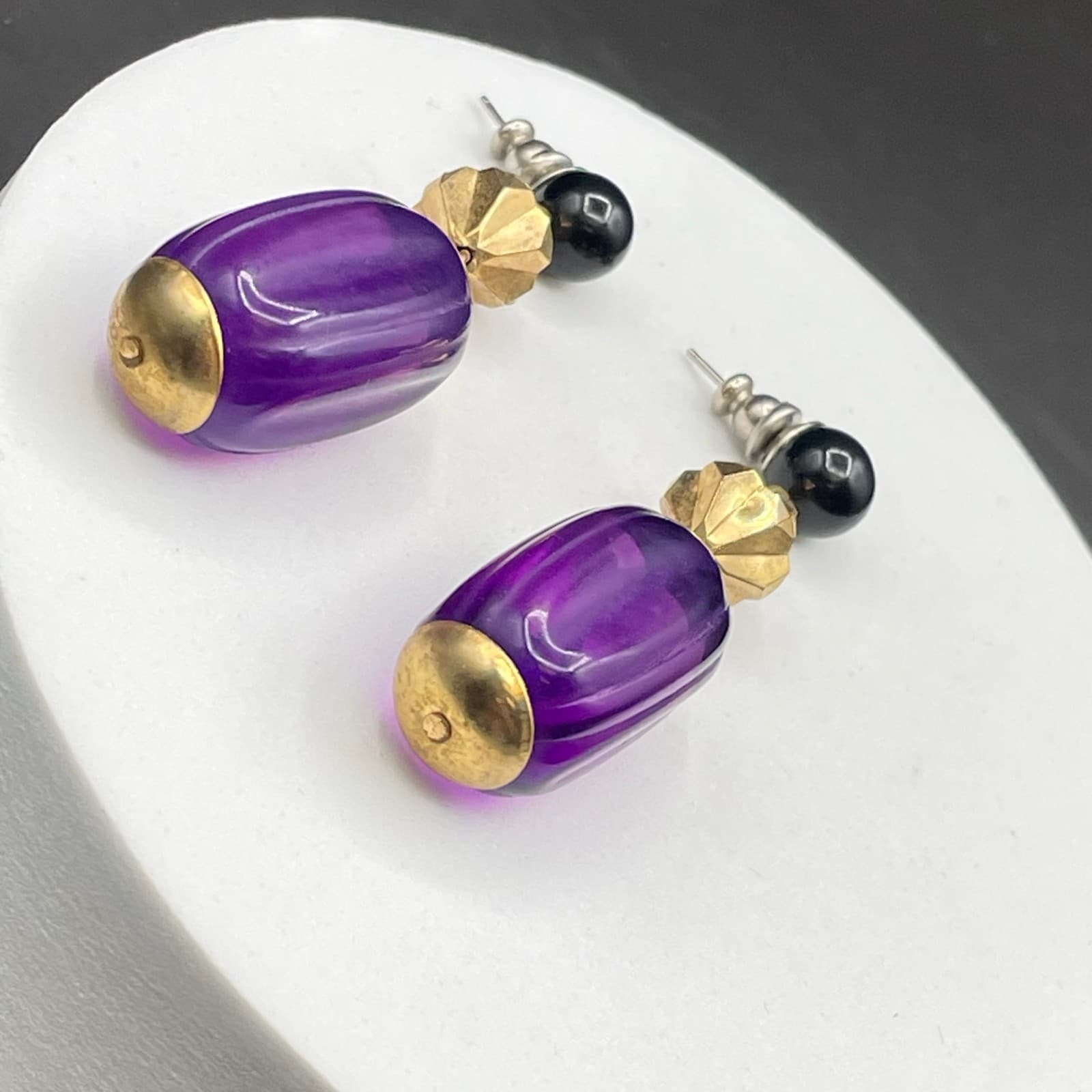 Vintage Gold-Tone Purple Plastic Barrel Bead Fashion Classic Dangle Earrings - Thumbnail 4