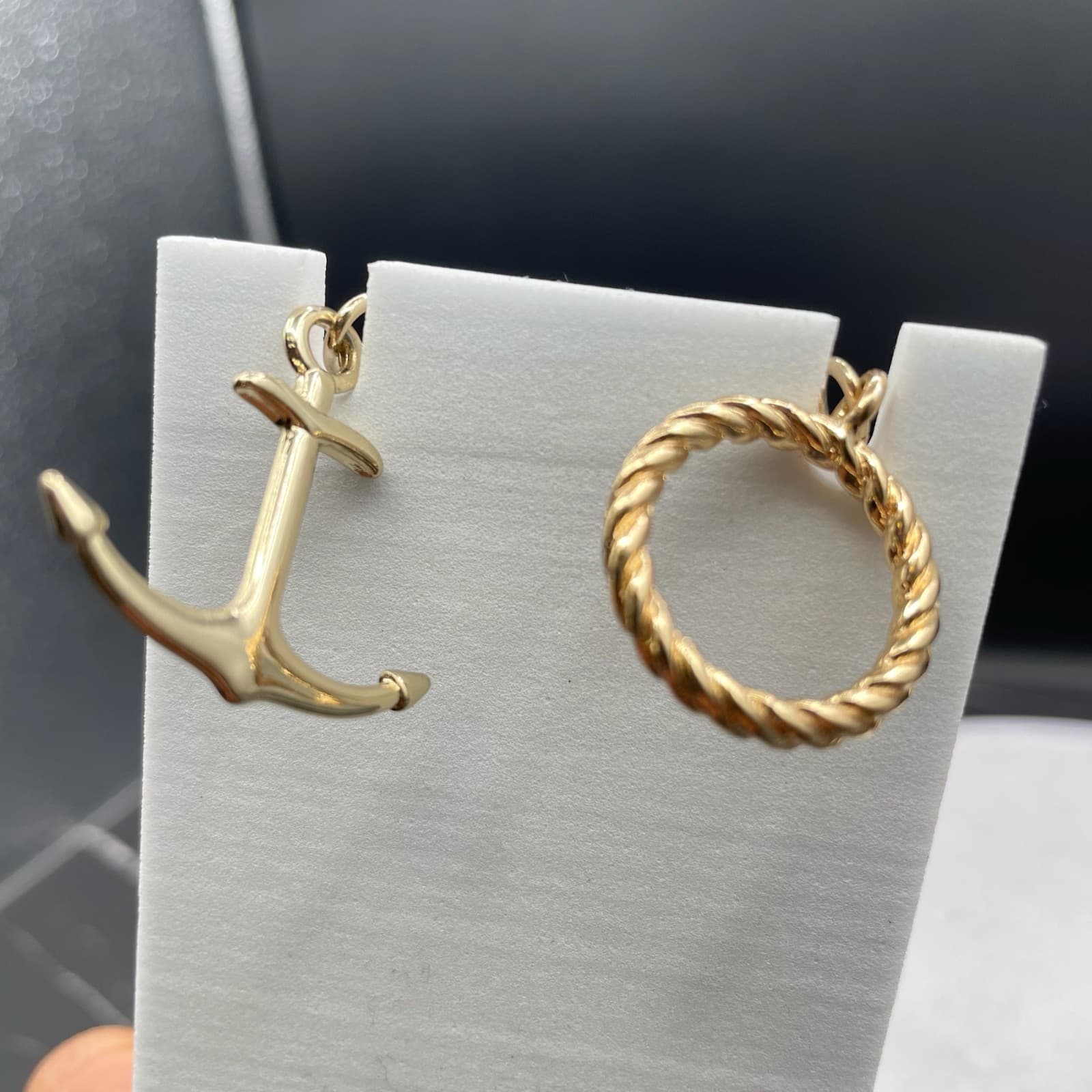 Vintage Contemporary Gold-Tone Oval Link Chain Circular Star Pendant Charm - Thumbnail 4