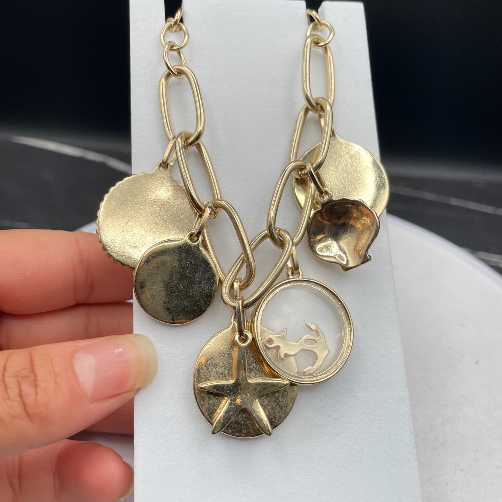 Vintage Contemporary Gold-Tone Oval Link Chain Circular Star Pendant Charm - Thumbnail 2