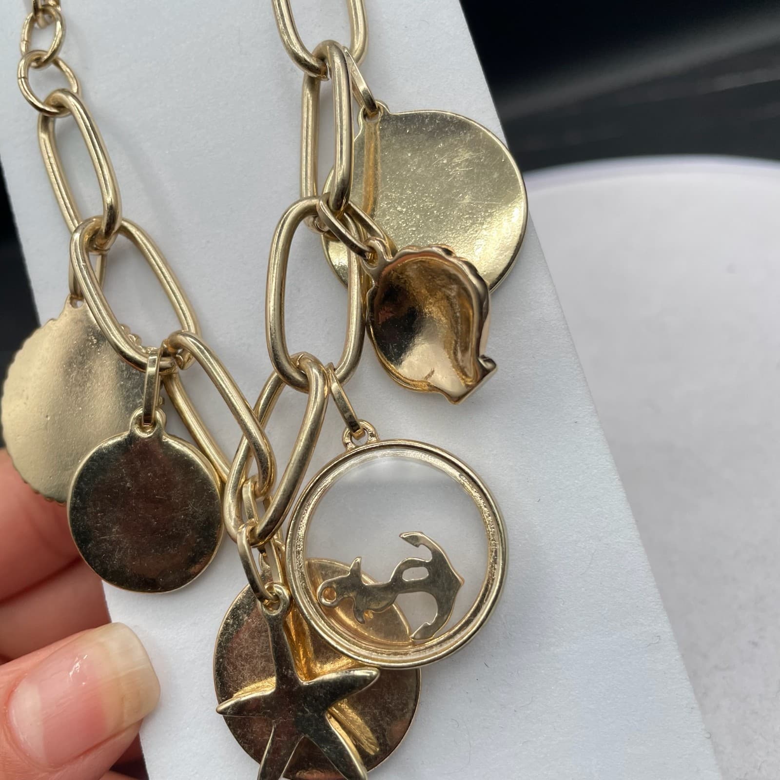 Vintage Contemporary Gold-Tone Oval Link Chain Circular Star Pendant Charm - Thumbnail 3