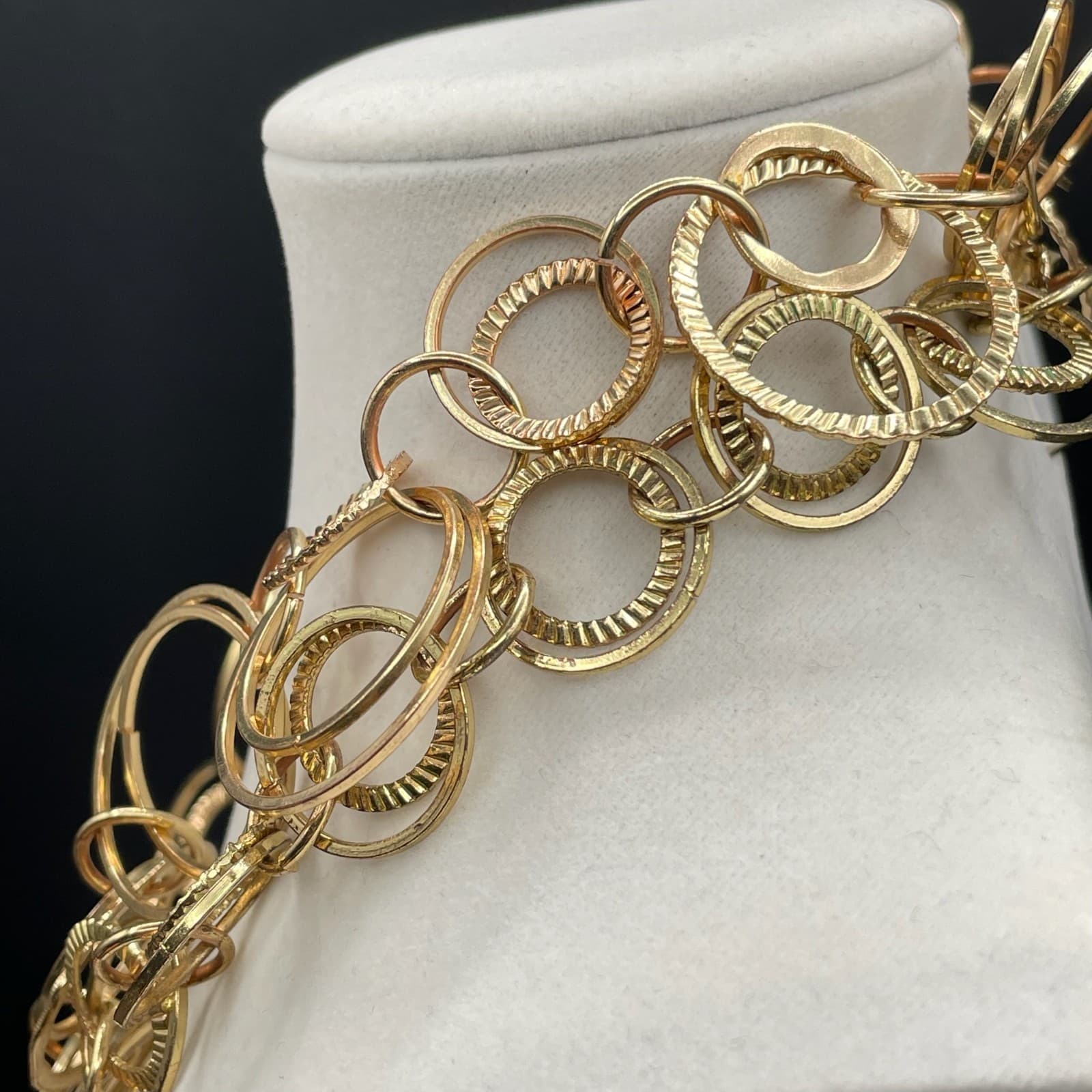 Vintage Daisy Fuentes Gold-Tone Coated Aluminium Multi-Rings Link Statement - Thumbnail 8