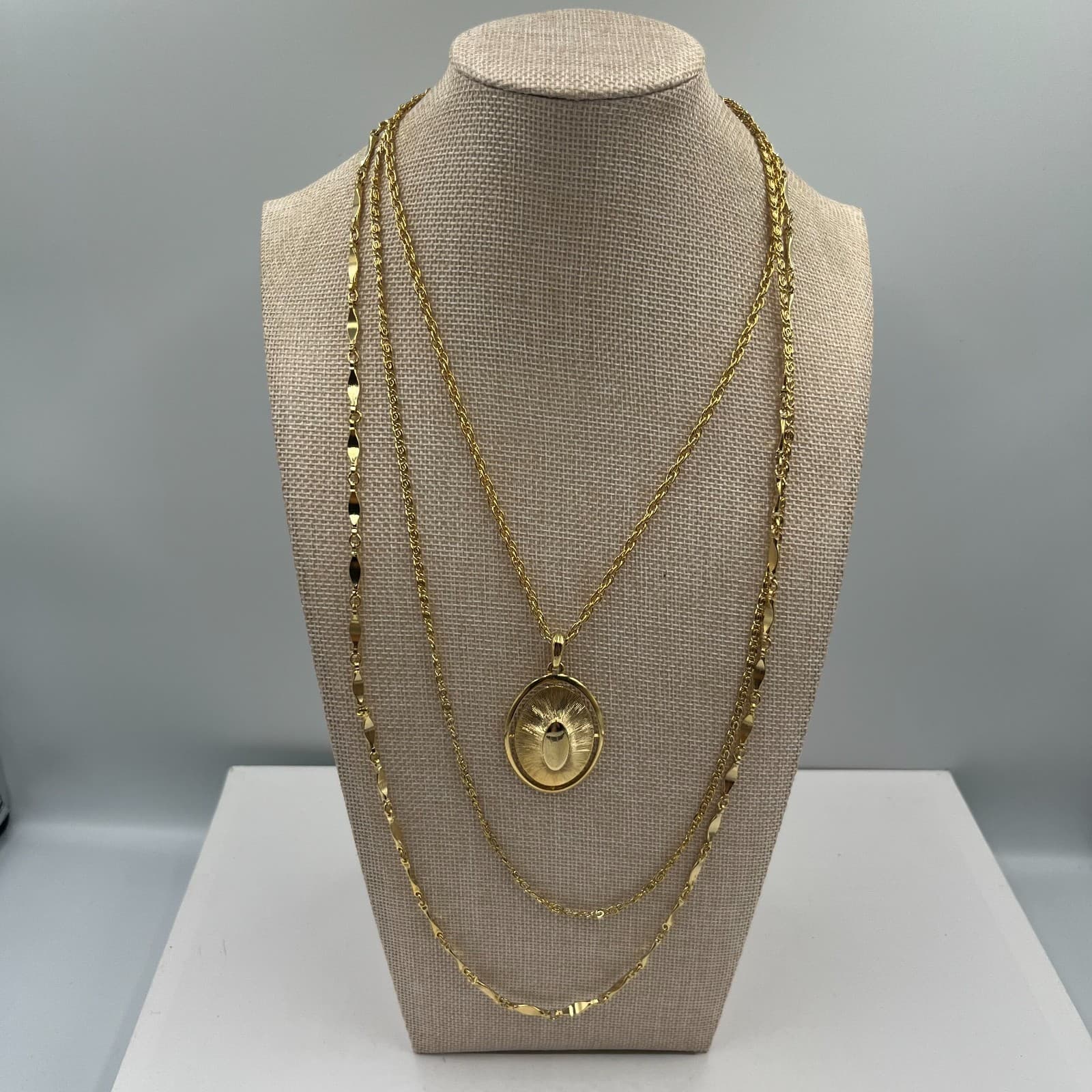 Vintage Triple Strand Necklace Gold Tone Oval Sunburst Pendant G Clasp - Image 1