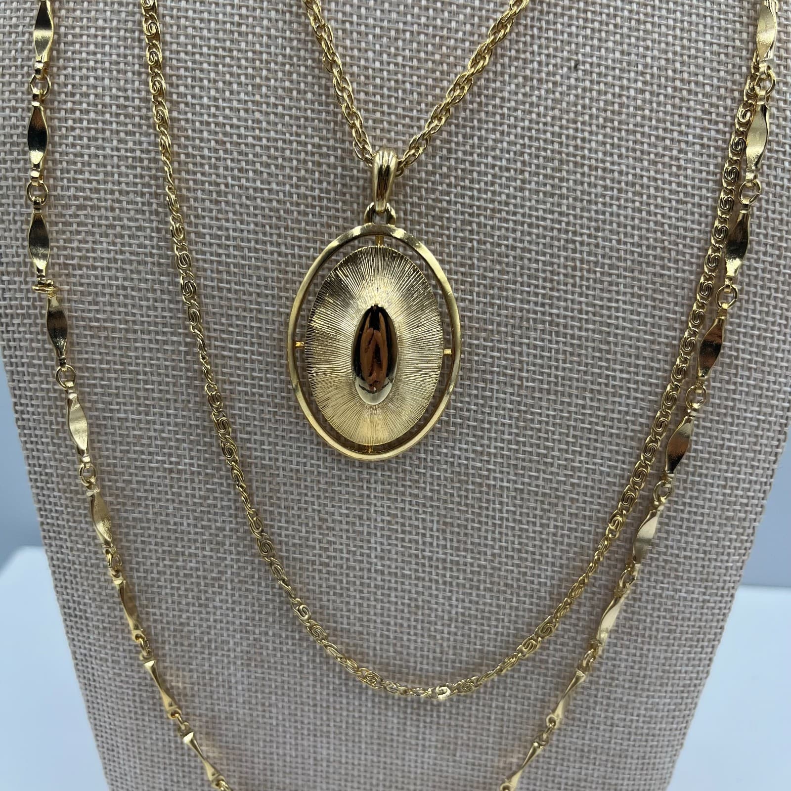 Vintage Triple Strand Necklace Gold Tone Oval Sunburst Pendant G Clasp - Thumbnail 3