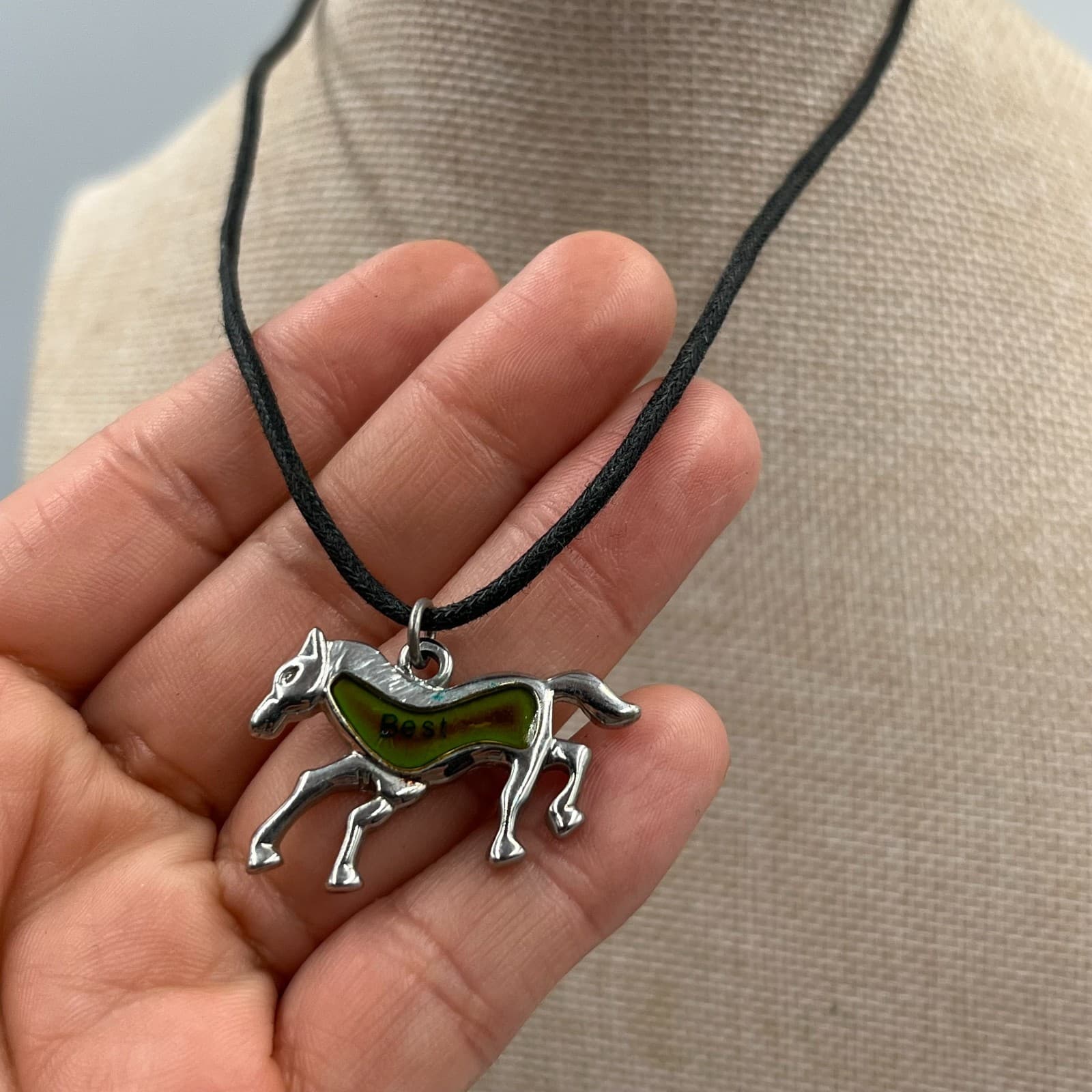 Vintage Horse Mood Necklace Silver Tone Pendant Color Changing Equestrian Best - Thumbnail 5