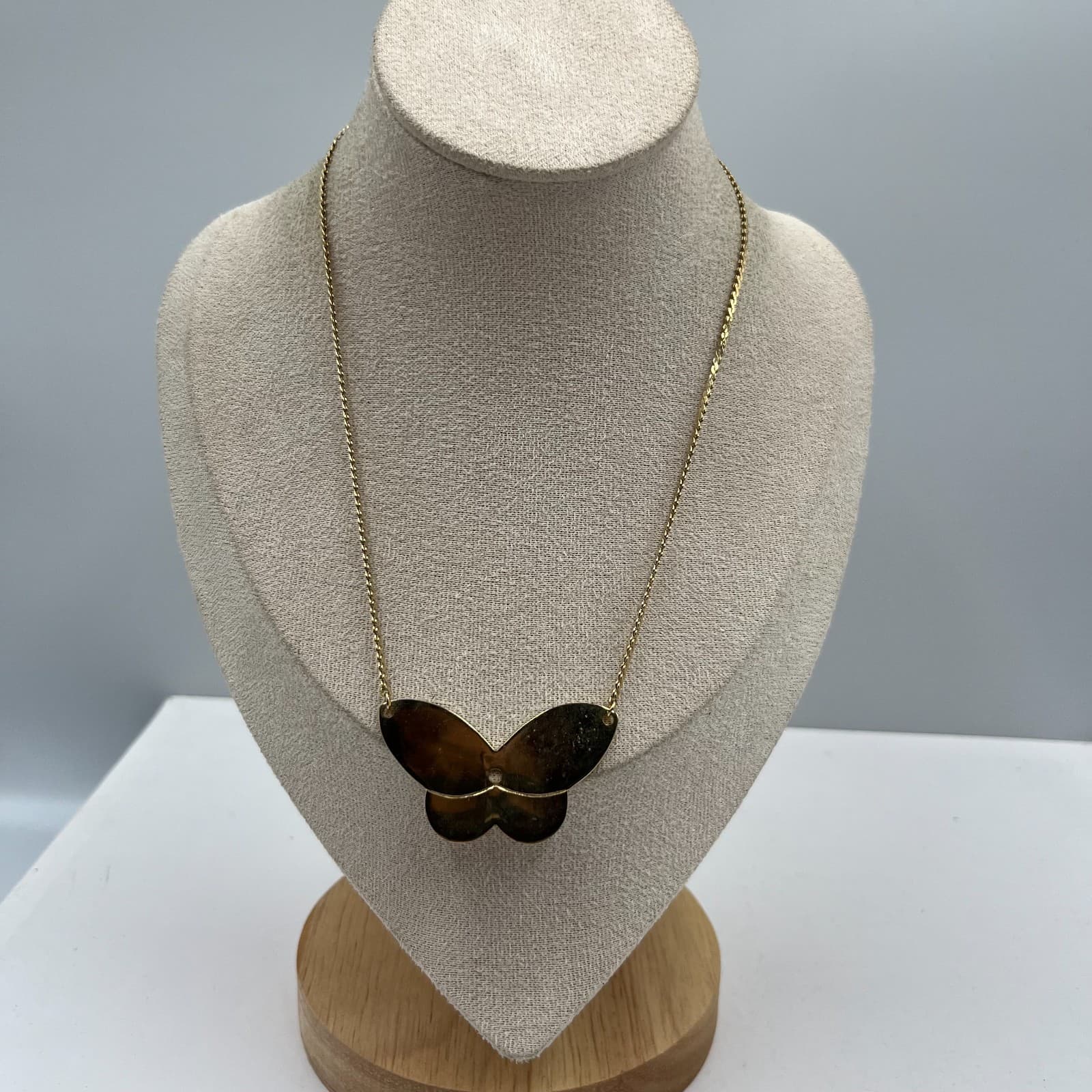 Vintage Gold Tone Butterfly Pendant Necklace Enamel Insect Jewelry Retro Gift - Thumbnail 2