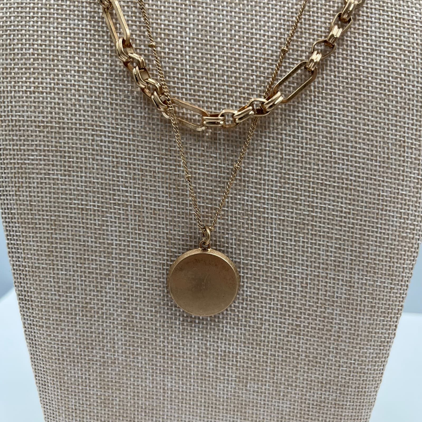 Vintage Gold Tone Triple Strand Layered Necklace Round Locket Pendant 18-24" - Thumbnail 3