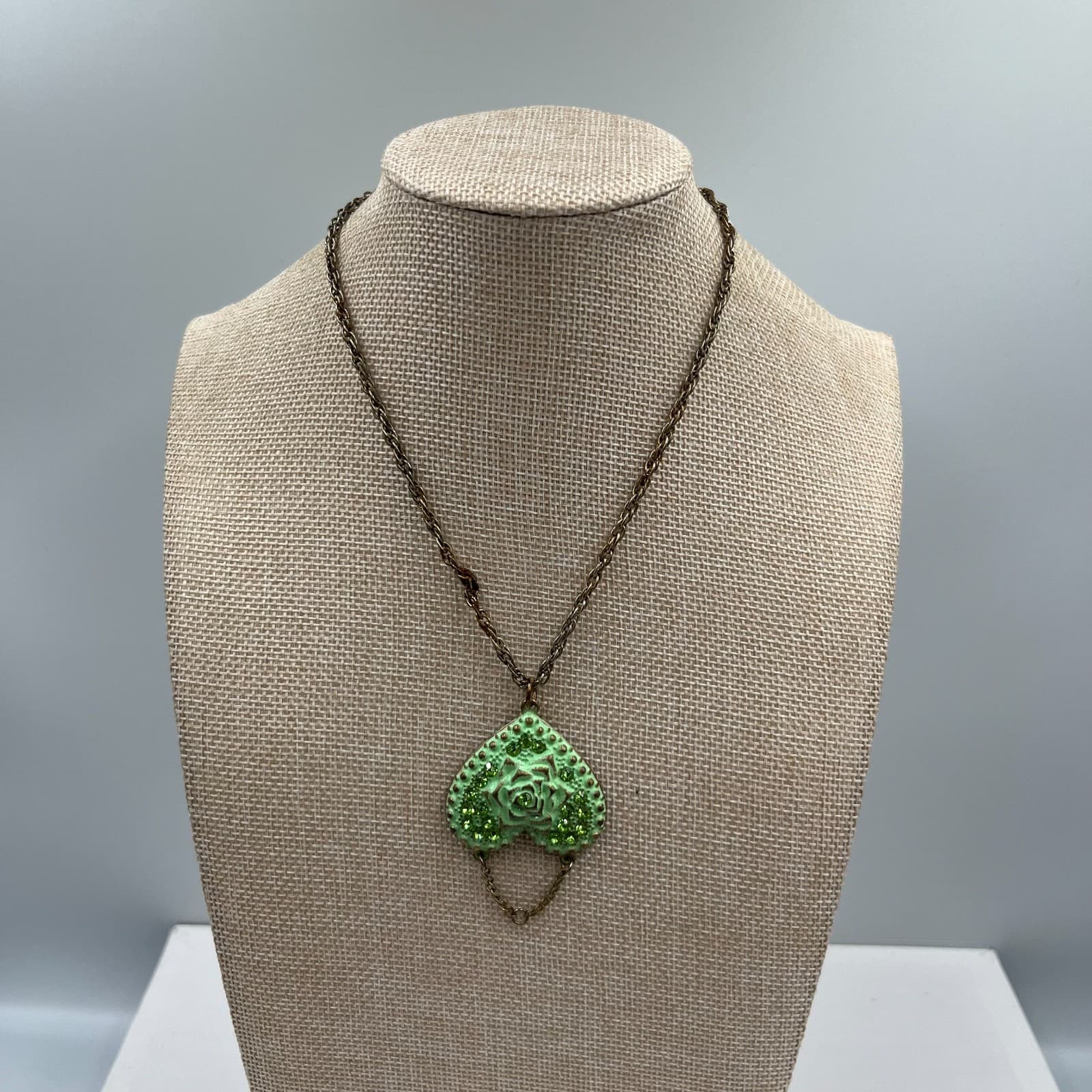 Vintage Enamel Heart Rose Necklace Green Rhinestone Victorian Revival Gold Tone - Thumbnail 2