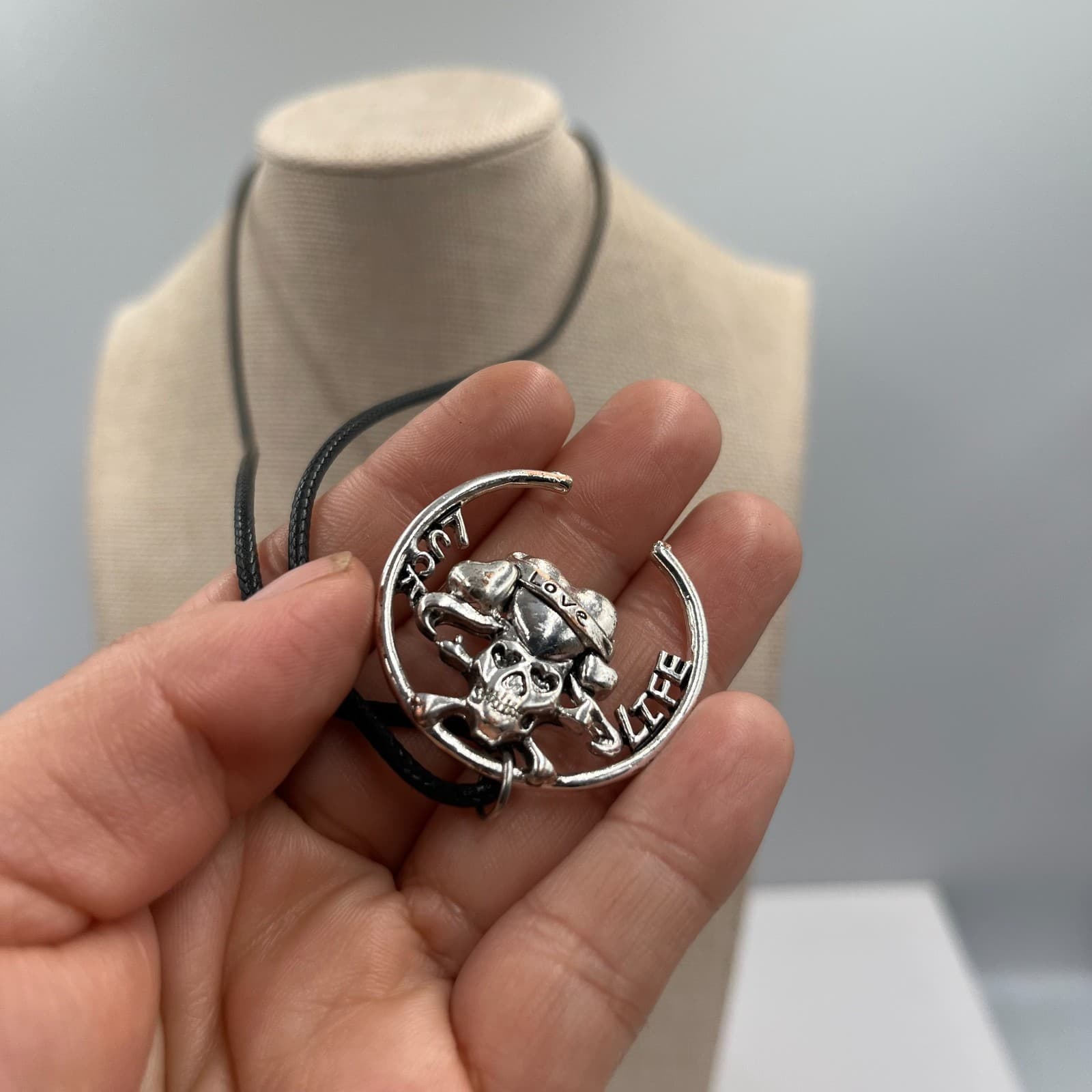 Vtg Gothic Skull Crescent Moon Pendant Necklace Silver Tone Celestial Jewelry - Thumbnail 3