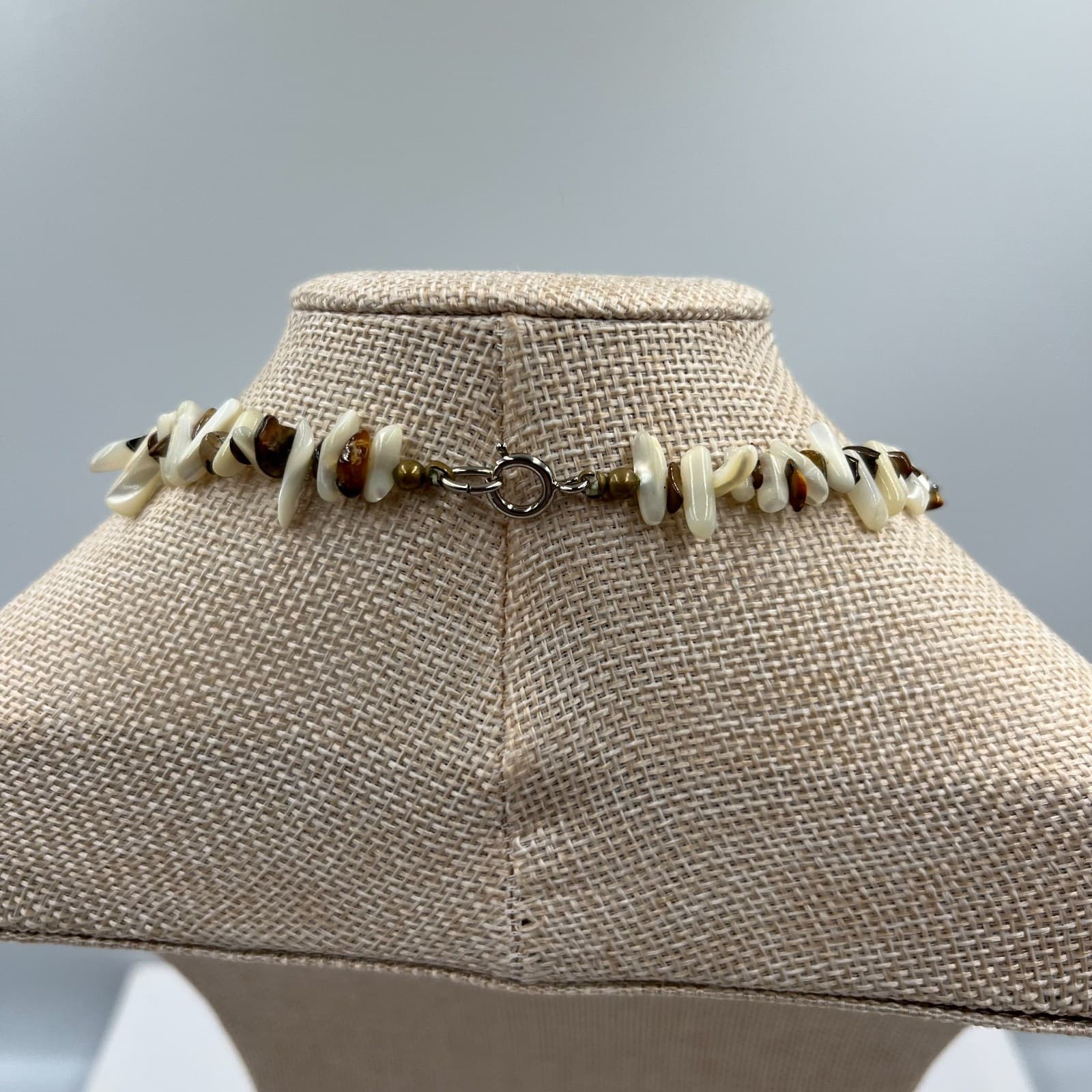 Vintage Mother of Pearl Tiger’s Eye Necklace Shell Chip Beaded Boho 1970s Beach - Thumbnail 6