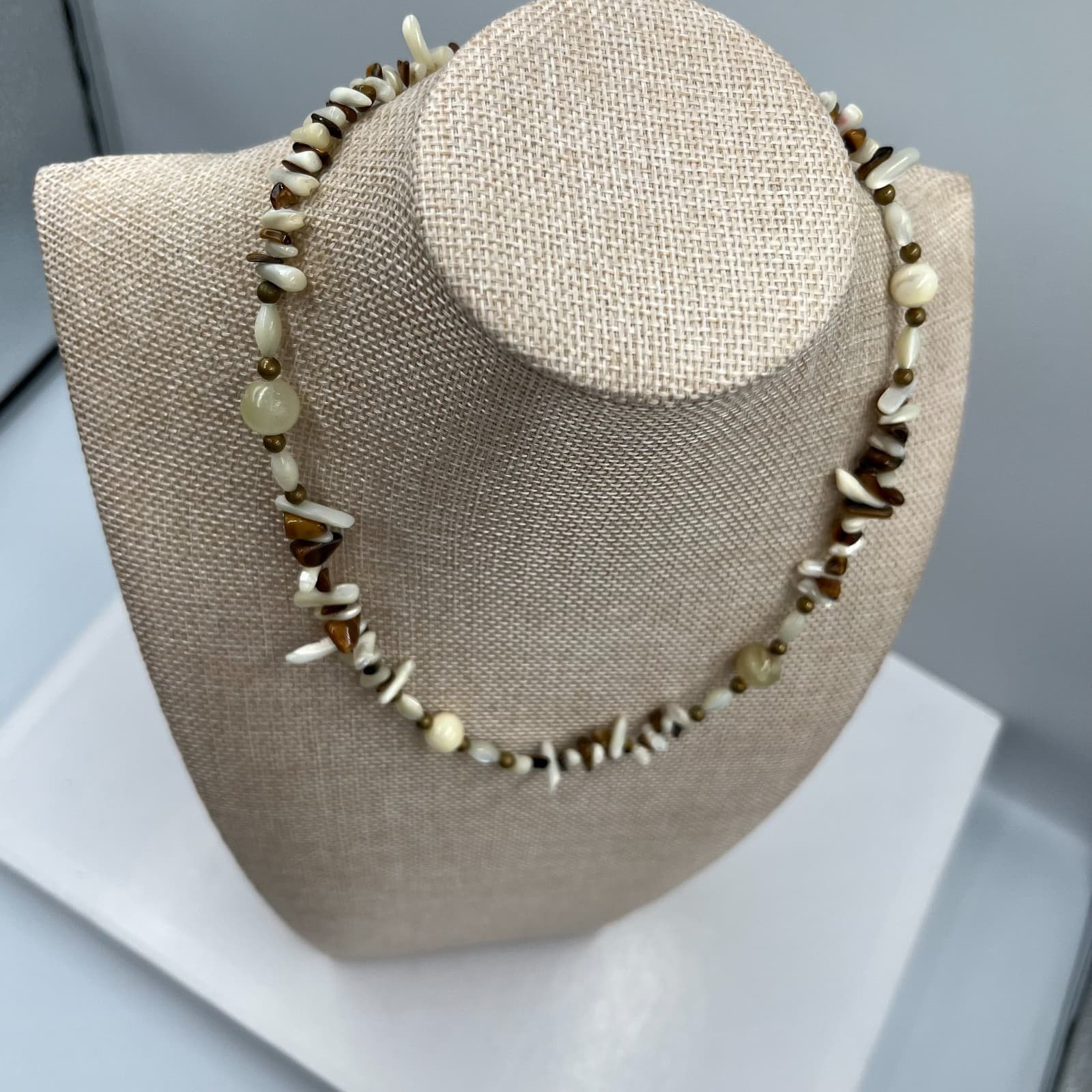 Vintage Mother of Pearl Tiger’s Eye Necklace Shell Chip Beaded Boho 1970s Beach - Thumbnail 5