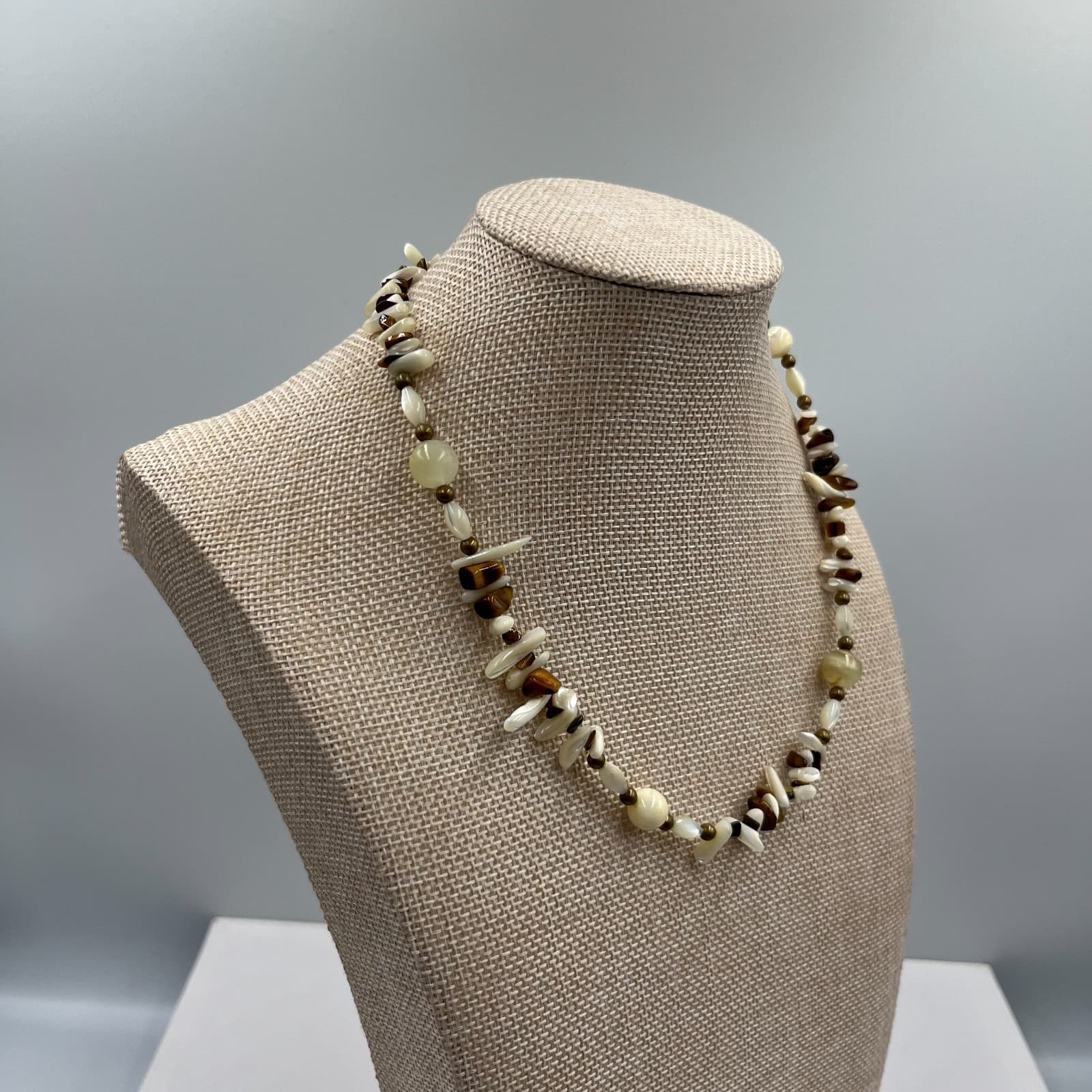 Vintage Mother of Pearl Tiger’s Eye Necklace Shell Chip Beaded Boho 1970s Beach - Thumbnail 4