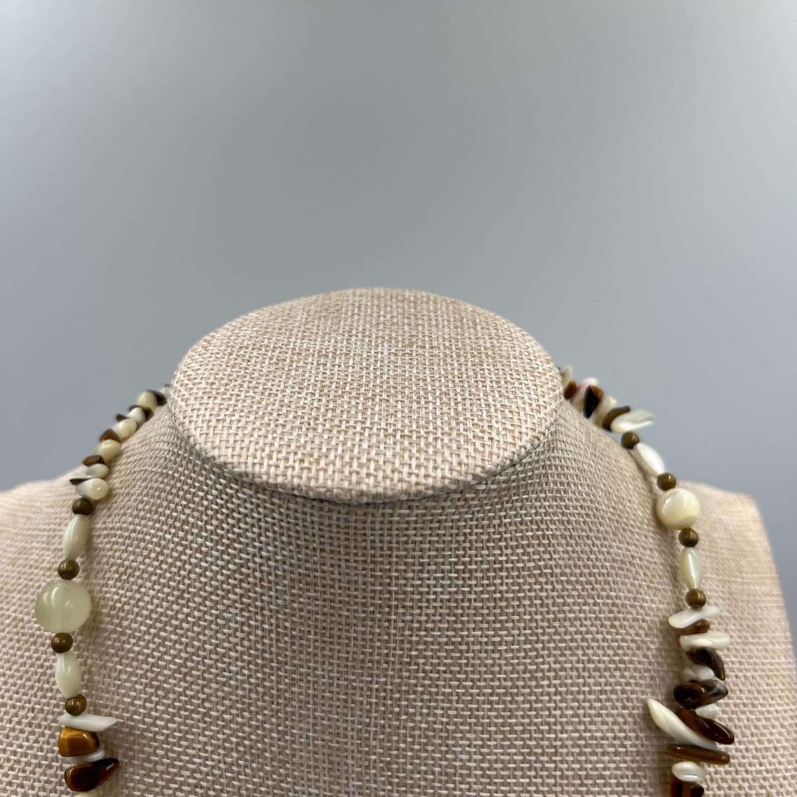 Vintage Mother of Pearl Tiger’s Eye Necklace Shell Chip Beaded Boho 1970s Beach - Thumbnail 2