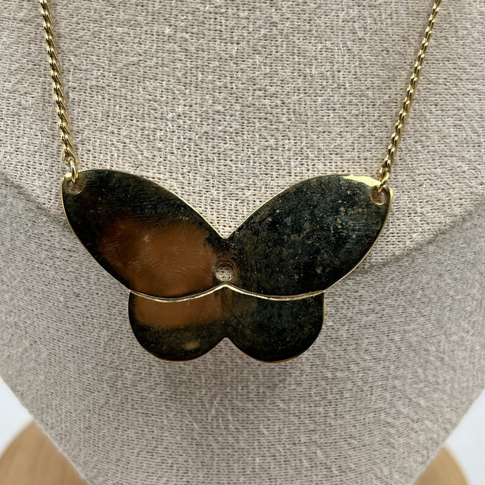 Vintage Gold Tone Butterfly Pendant Necklace Enamel Insect Jewelry Retro Gift - Image 1