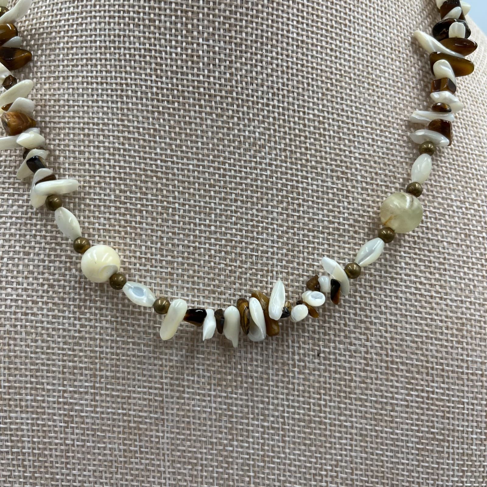 Vintage Mother of Pearl Tiger’s Eye Necklace Shell Chip Beaded Boho 1970s Beach - Thumbnail 3