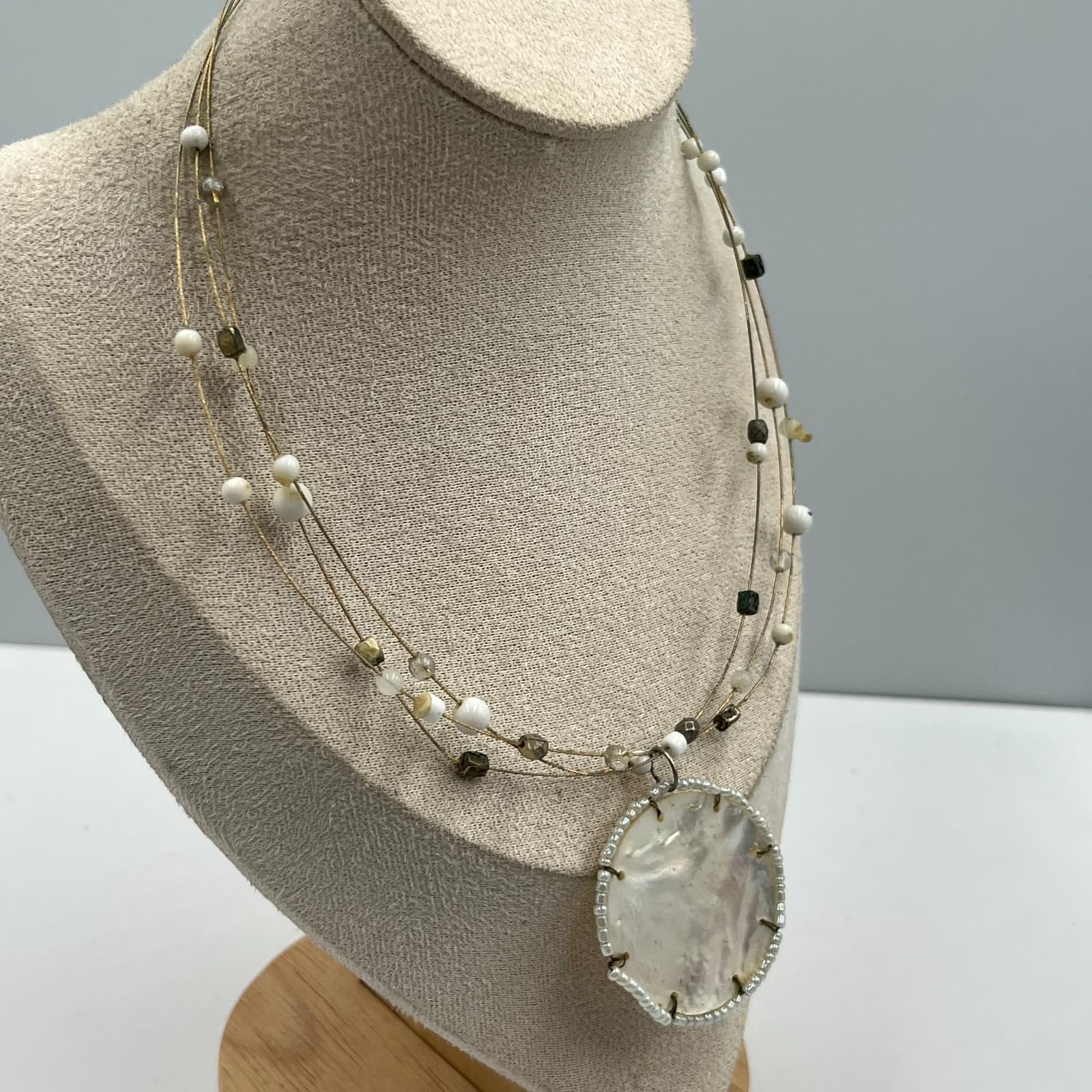 Vintage Mother of Pearl MOP Shell Pendant Necklace Multi Strand Seed Bead Boho - Thumbnail 4