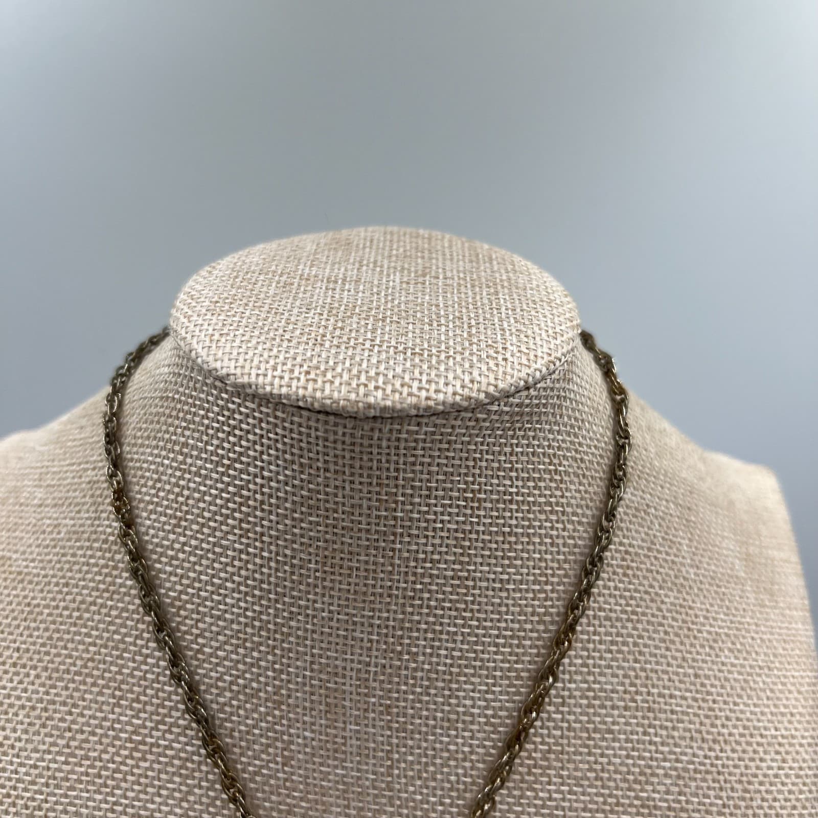 Vintage Enamel Heart Rose Necklace Green Rhinestone Victorian Revival Gold Tone - Thumbnail 3