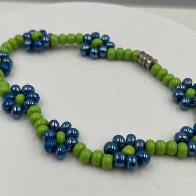 Vintage Blue Green Flower Beaded Bracelet Seed Bead Daisy Magnetic Clasp Boho - Thumbnail 2