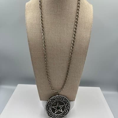 Vintage Large Celtic Pentagram Pendant Necklace Silver Tone Green Faux Stone 17" - Thumbnail 2