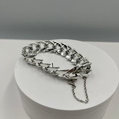 Vintage Silver Tone V-Link Chain Bracelet Mid Century Atomic Leaf Panel Fashion - Thumbnail 2