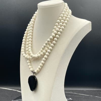 Vintage White Howlite Beads Triple-Stranded Black Faceted Onyx Pendant Necklace - Thumbnail 8