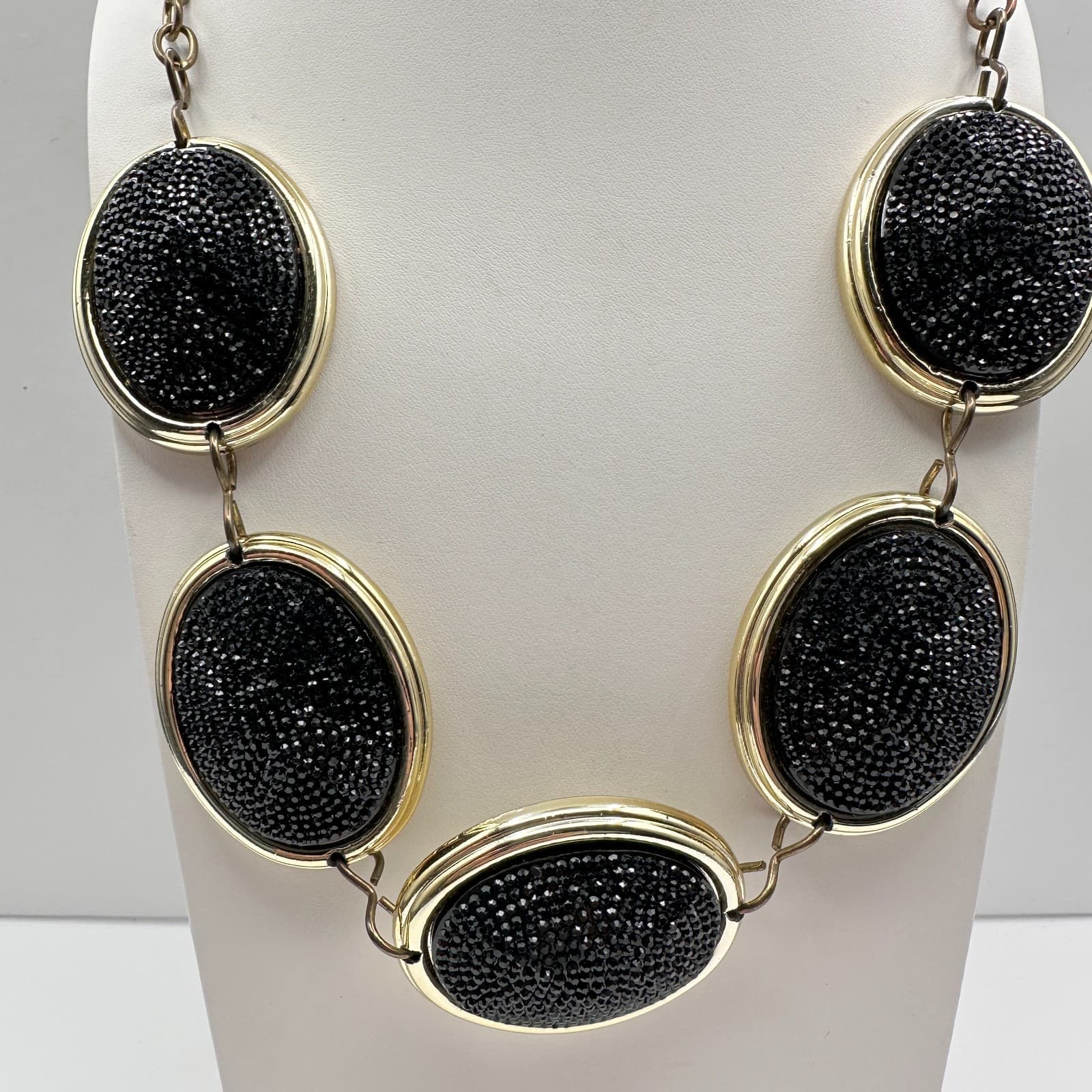 Vintage 90s Black Seed Bead Chunky Statement Necklace Gold Tone Oval Link Boho - Thumbnail 2