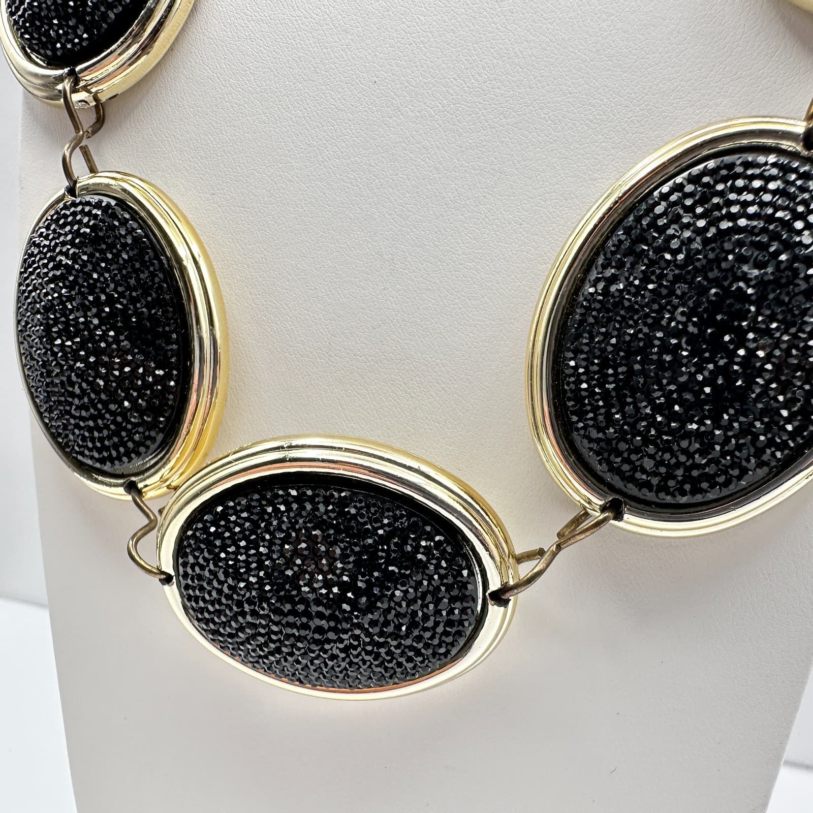 Vintage 90s Black Seed Bead Chunky Statement Necklace Gold Tone Oval Link Boho - Thumbnail 6