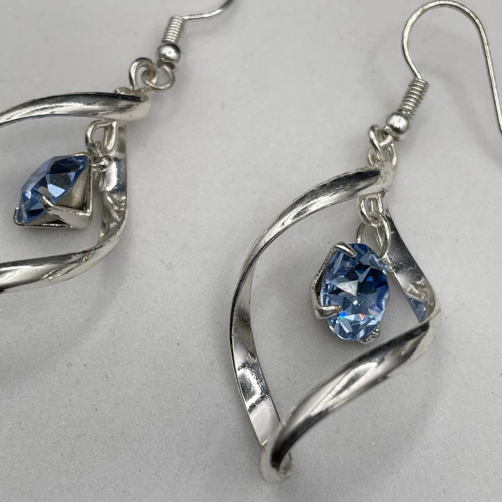 Silver-Tone Classic Faceted Glass Bead Twisted Loop Drop French Hook Earrings - Thumbnail 4