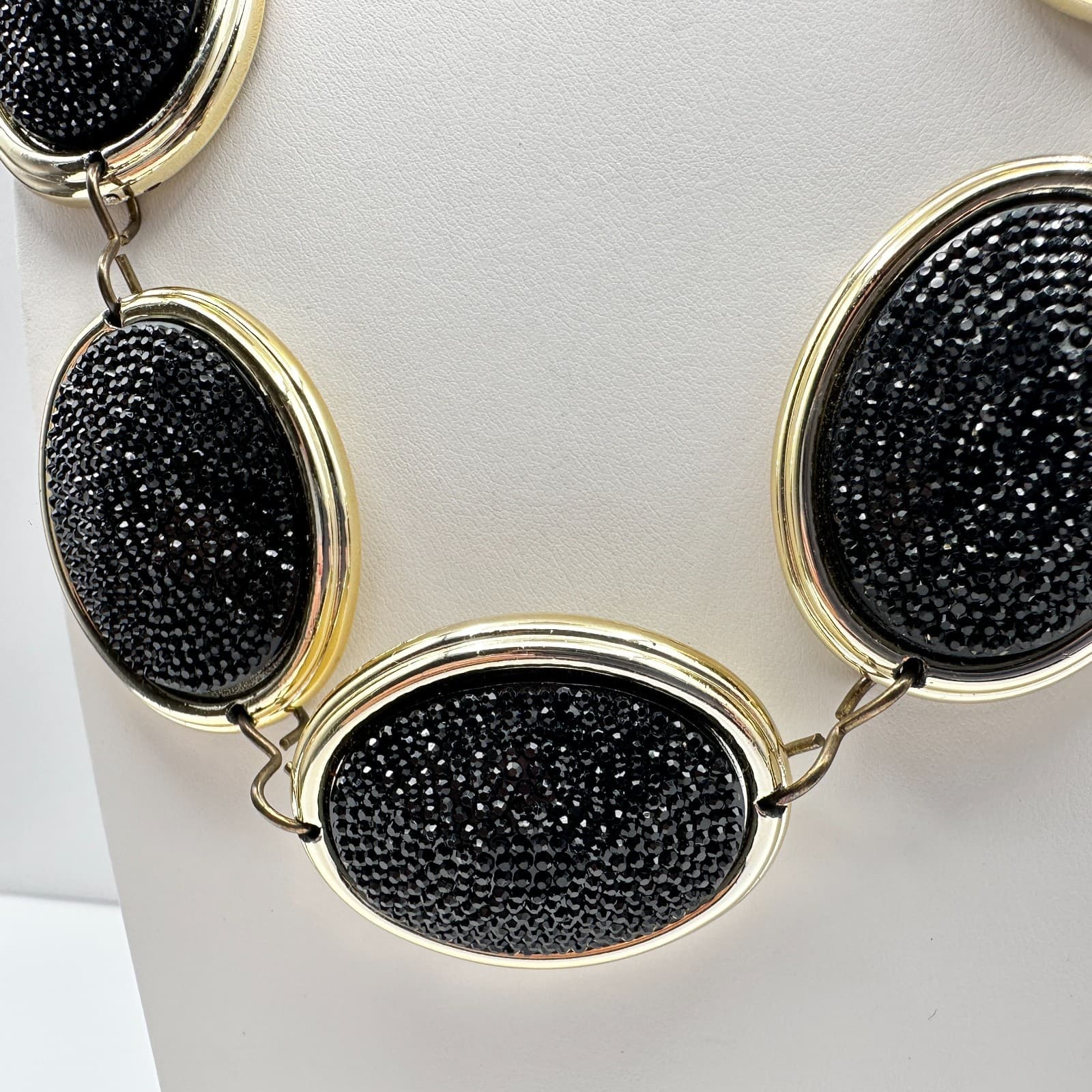 Vintage 90s Black Seed Bead Chunky Statement Necklace Gold Tone Oval Link Boho - Thumbnail 5