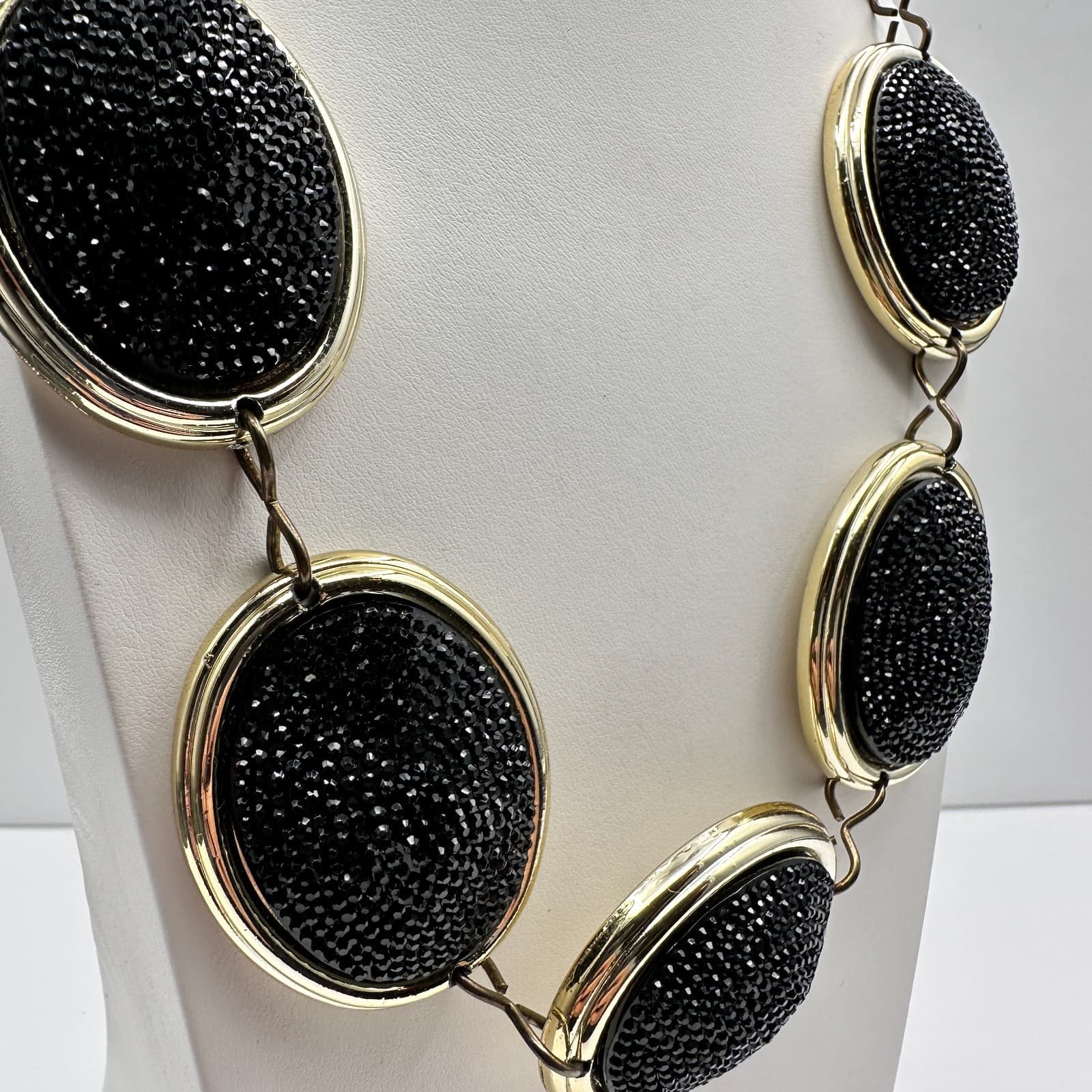 Vintage 90s Black Seed Bead Chunky Statement Necklace Gold Tone Oval Link Boho - Thumbnail 7