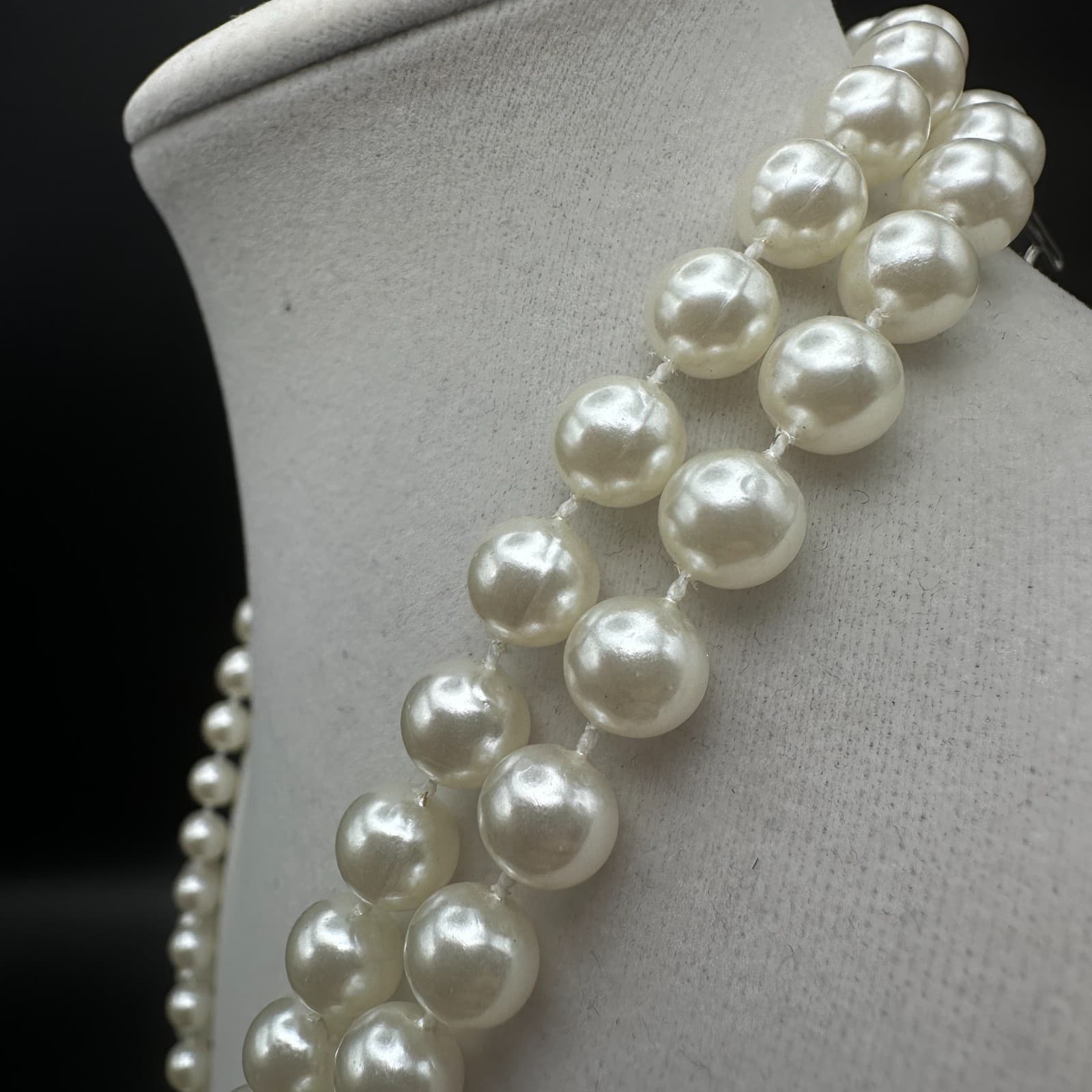 Vintage 80s 90s Cream Faux Pearl Necklace Long Opera Strand Minimalist Jewelry - Thumbnail 5