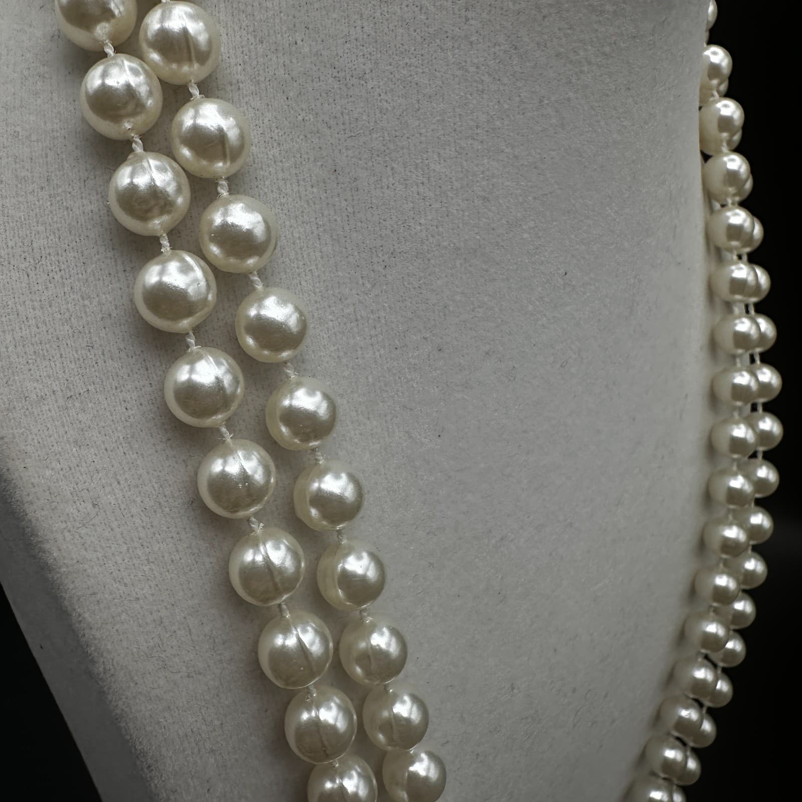 Vintage 80s 90s Cream Faux Pearl Necklace Long Opera Strand Minimalist Jewelry - Thumbnail 7