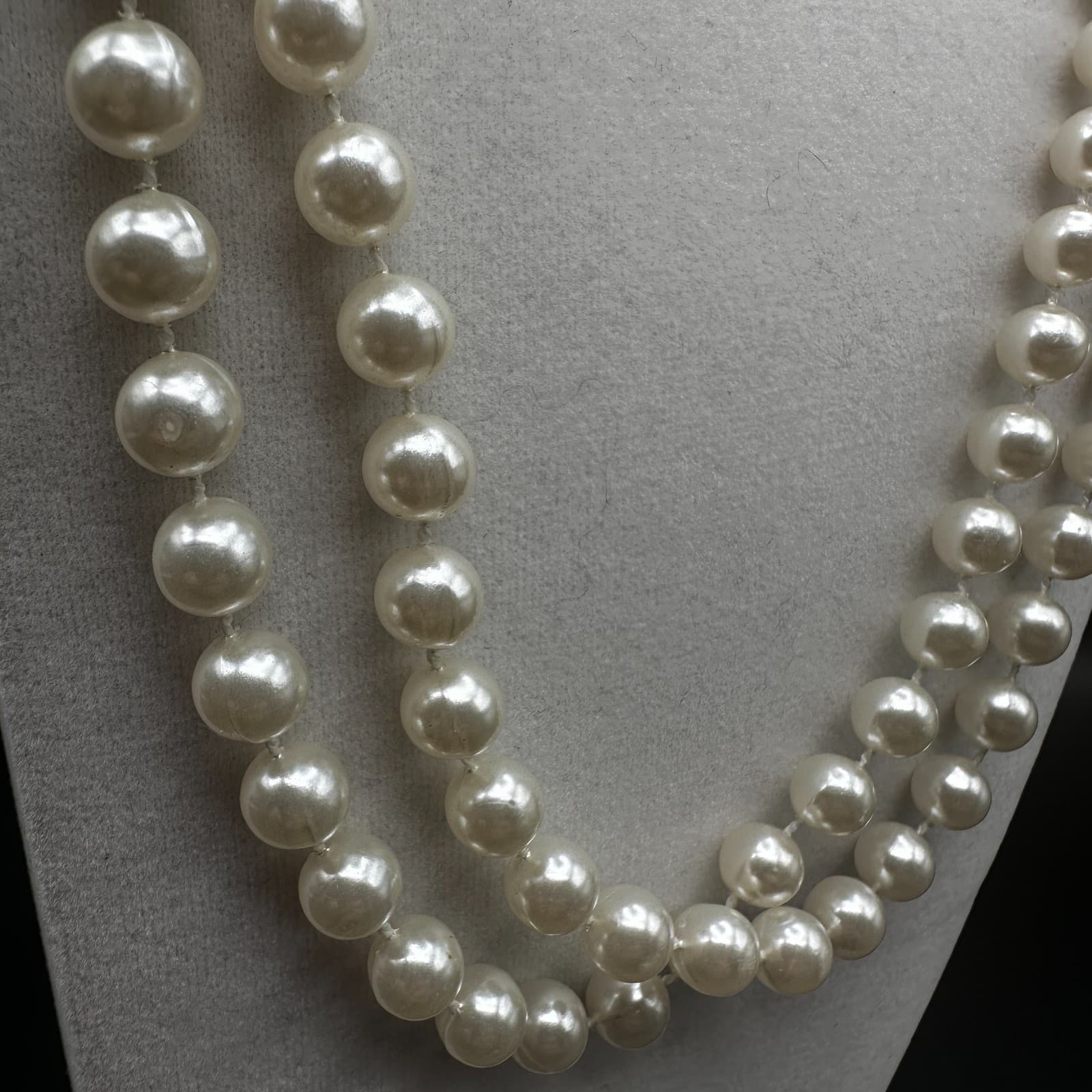 Vintage 80s 90s Cream Faux Pearl Necklace Long Opera Strand Minimalist Jewelry - Thumbnail 4