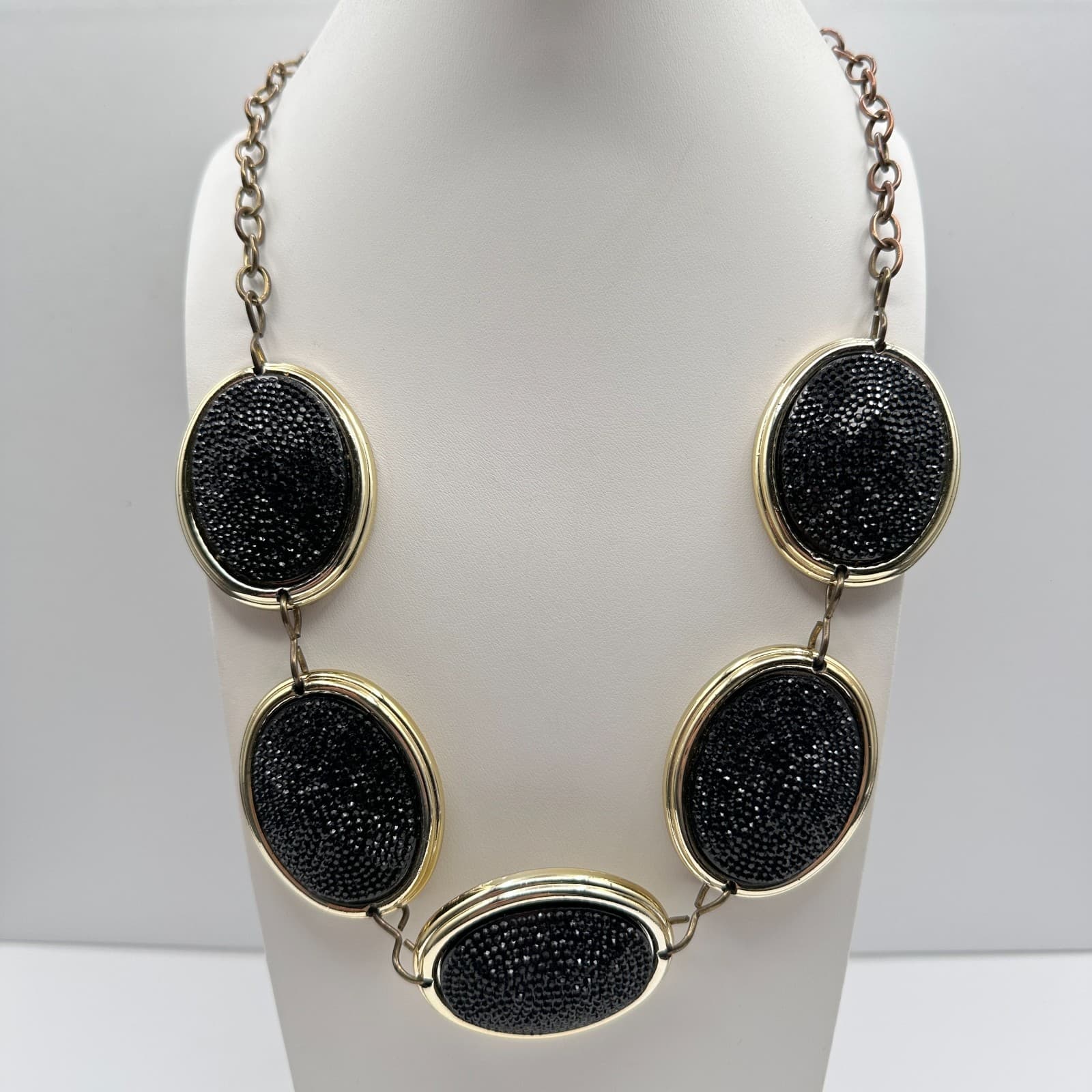 Vintage 90s Black Seed Bead Chunky Statement Necklace Gold Tone Oval Link Boho - Image 1