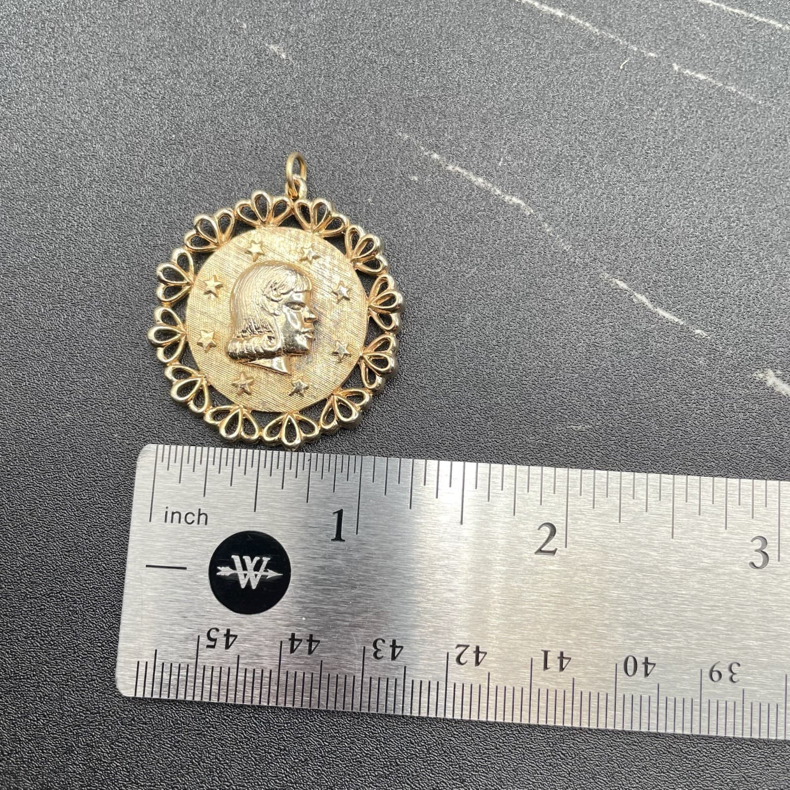 Vintage Gold-Tone Classic Women's Star Heart Border Silhouette Portrait Pendant - Thumbnail 6