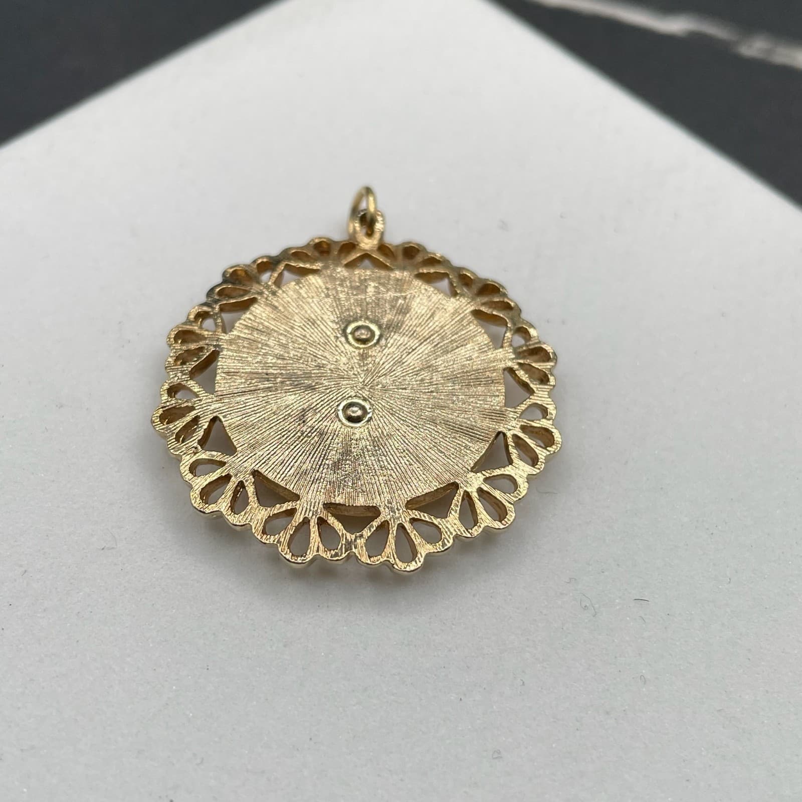 Vintage Gold-Tone Classic Women's Star Heart Border Silhouette Portrait Pendant - Thumbnail 3