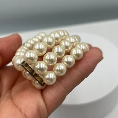 VTG Multi Strand Faux Pearls Bracelet Ornate Clasp Cream Beads Classic Elegant - Thumbnail 6