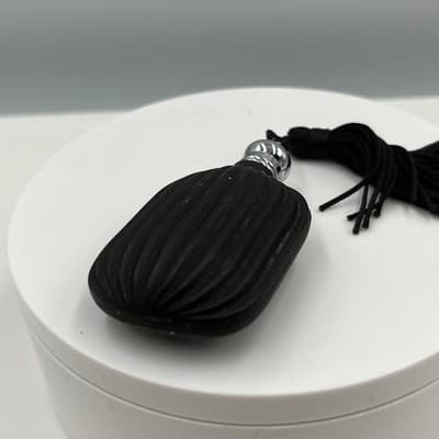 Vintage Style Black Glass Perfume Bottle Tassel Atomizer Ribbed Vanity - Thumbnail 4