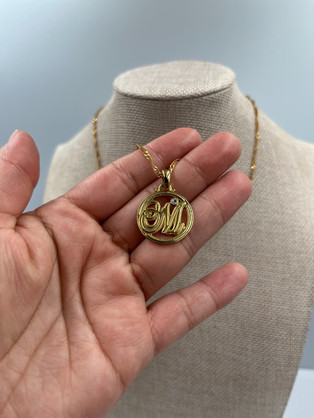 Vintage OM Symbol Pendant Necklace Gold Tone Rope Chain Yoga Spiritual Jewelry - Thumbnail 3