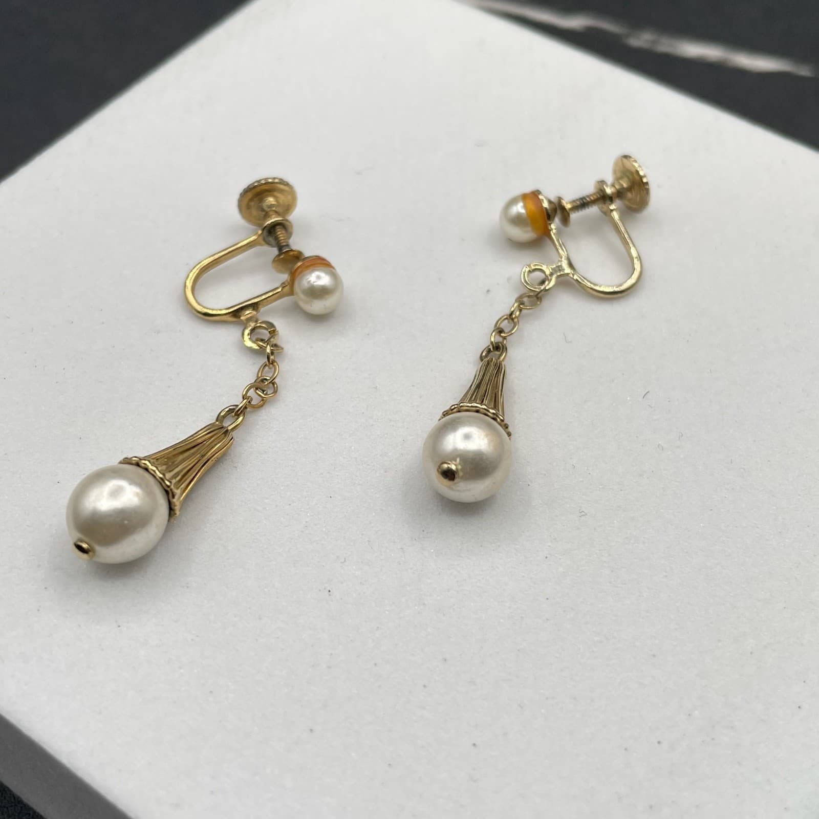 Vintage 1950s Gold-Tone Mother Of Pearl Tassel Drop Dangle Screw-Back Earrings - Thumbnail 6